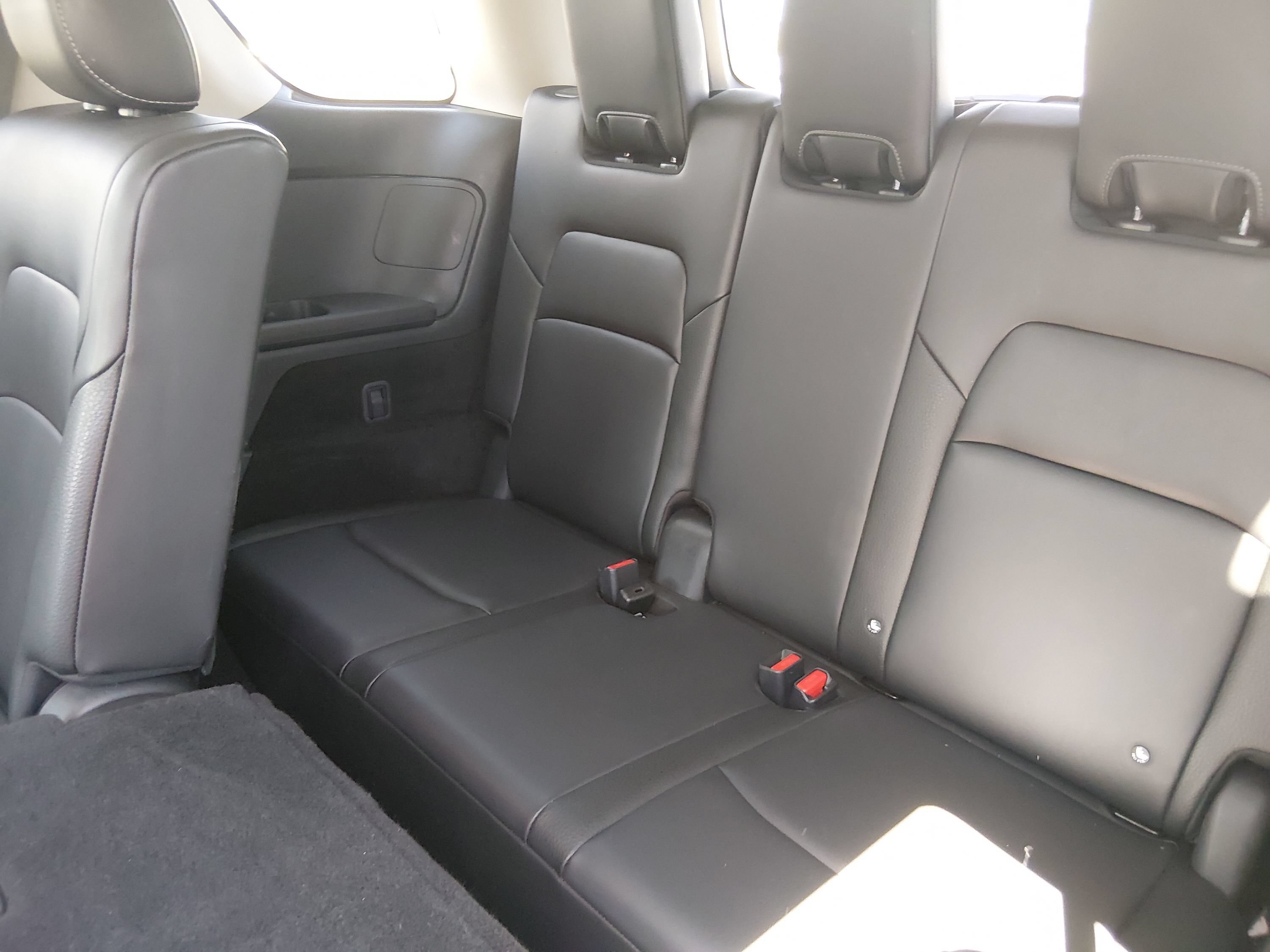 2025 Nissan Pathfinder SL - Photo 18