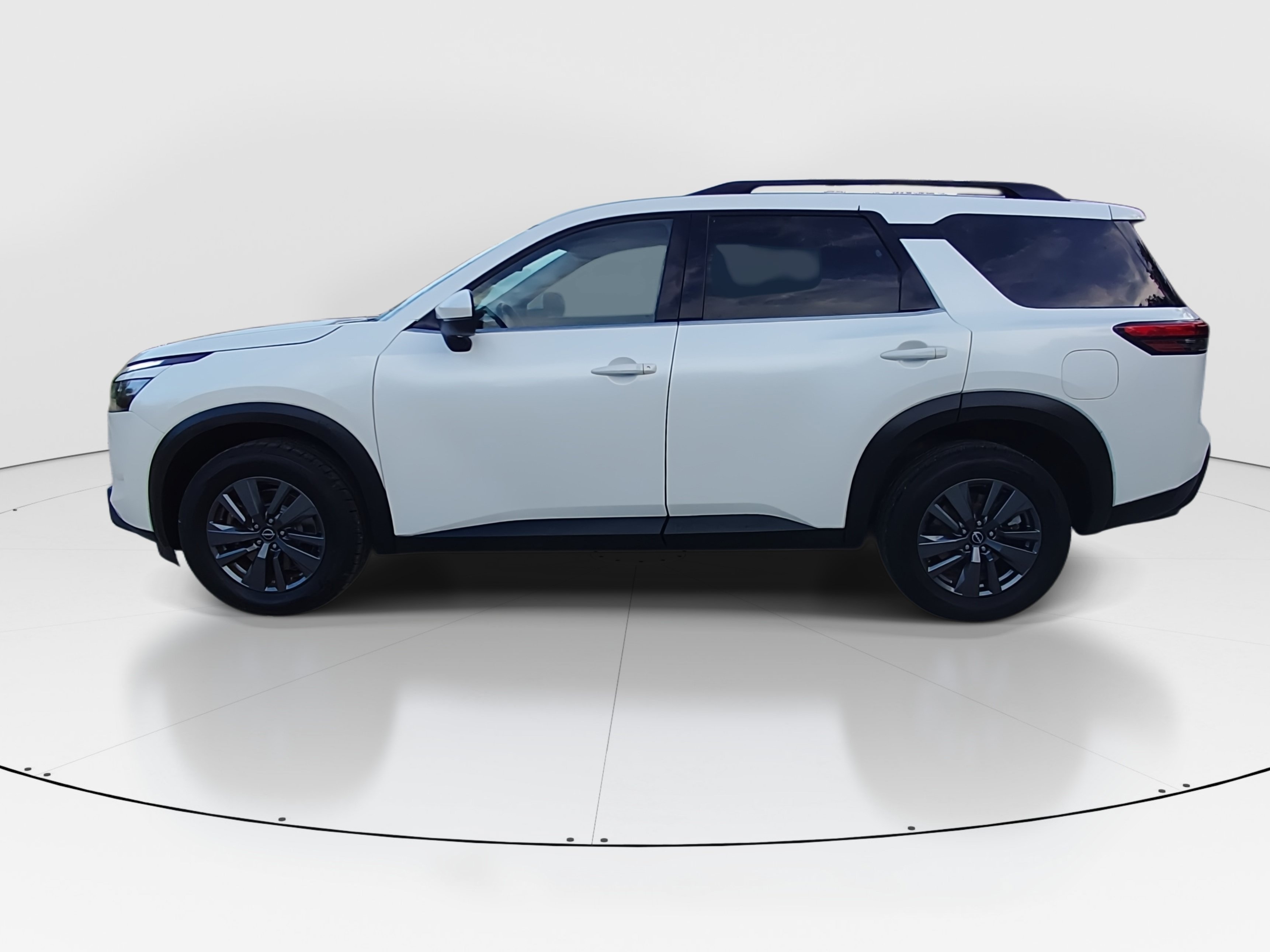2024 Nissan Pathfinder SV - Photo 4