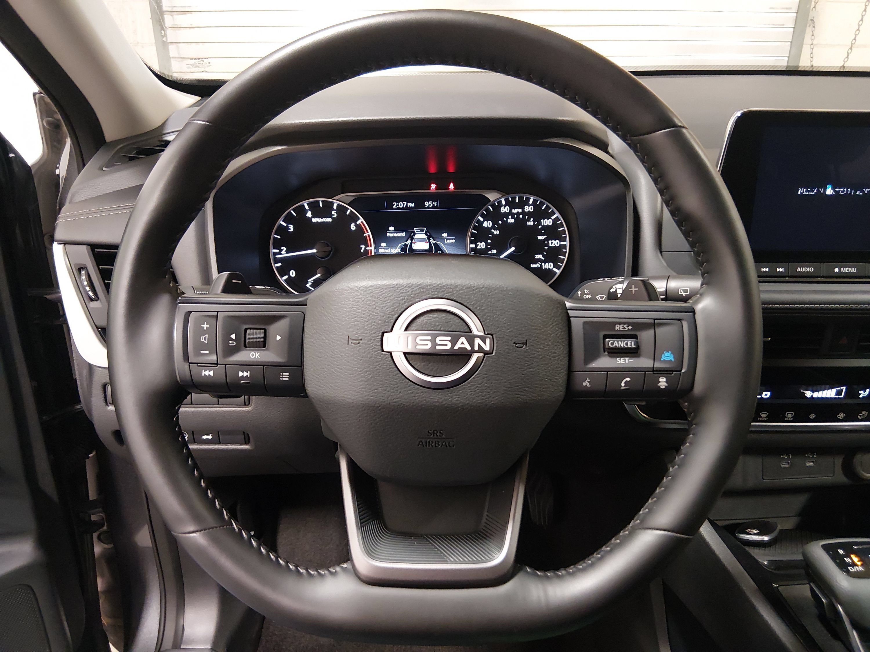 2025 Nissan Rogue SV - Photo 12