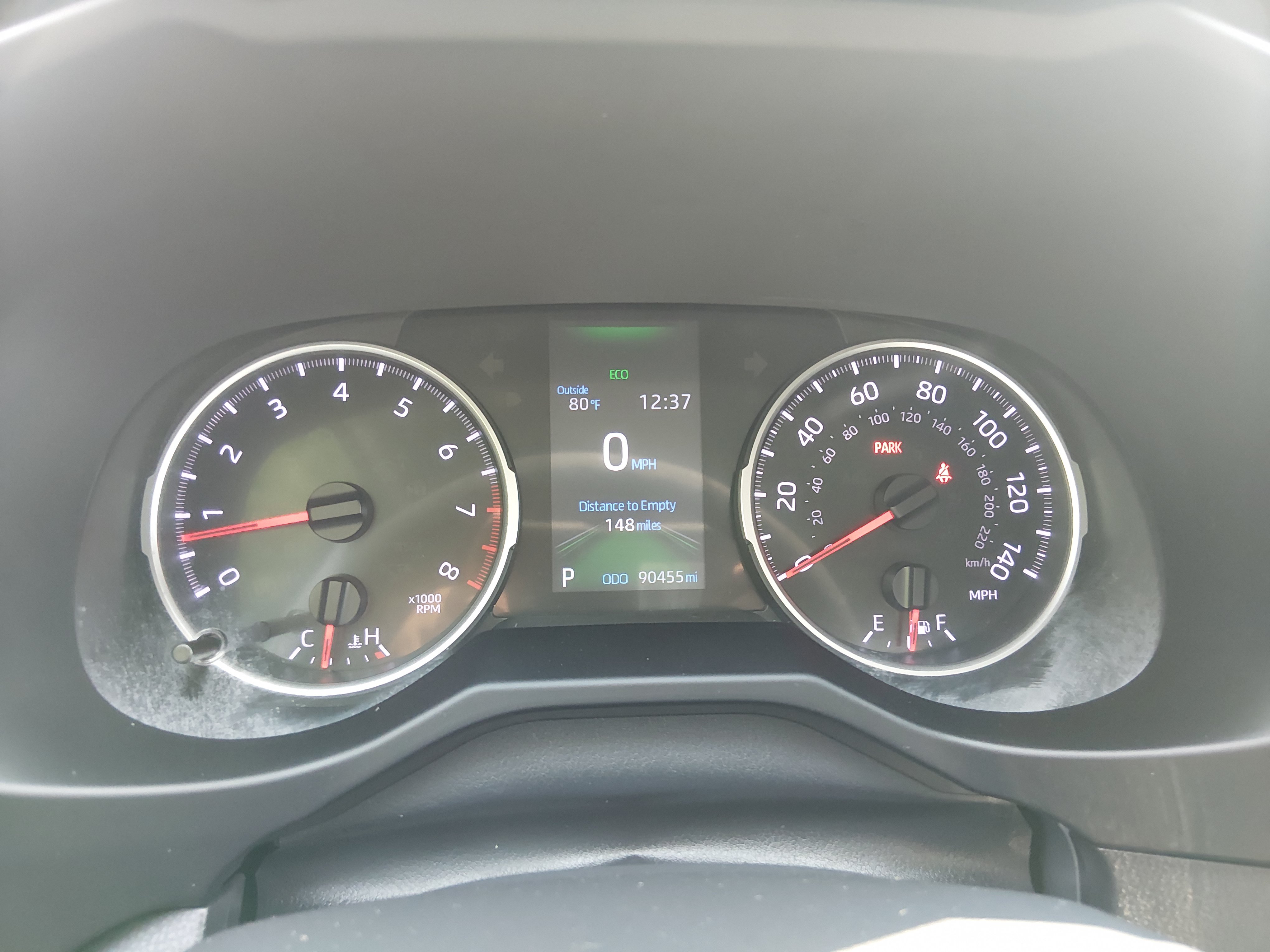 2021 Toyota RAV4 LE - Photo 14