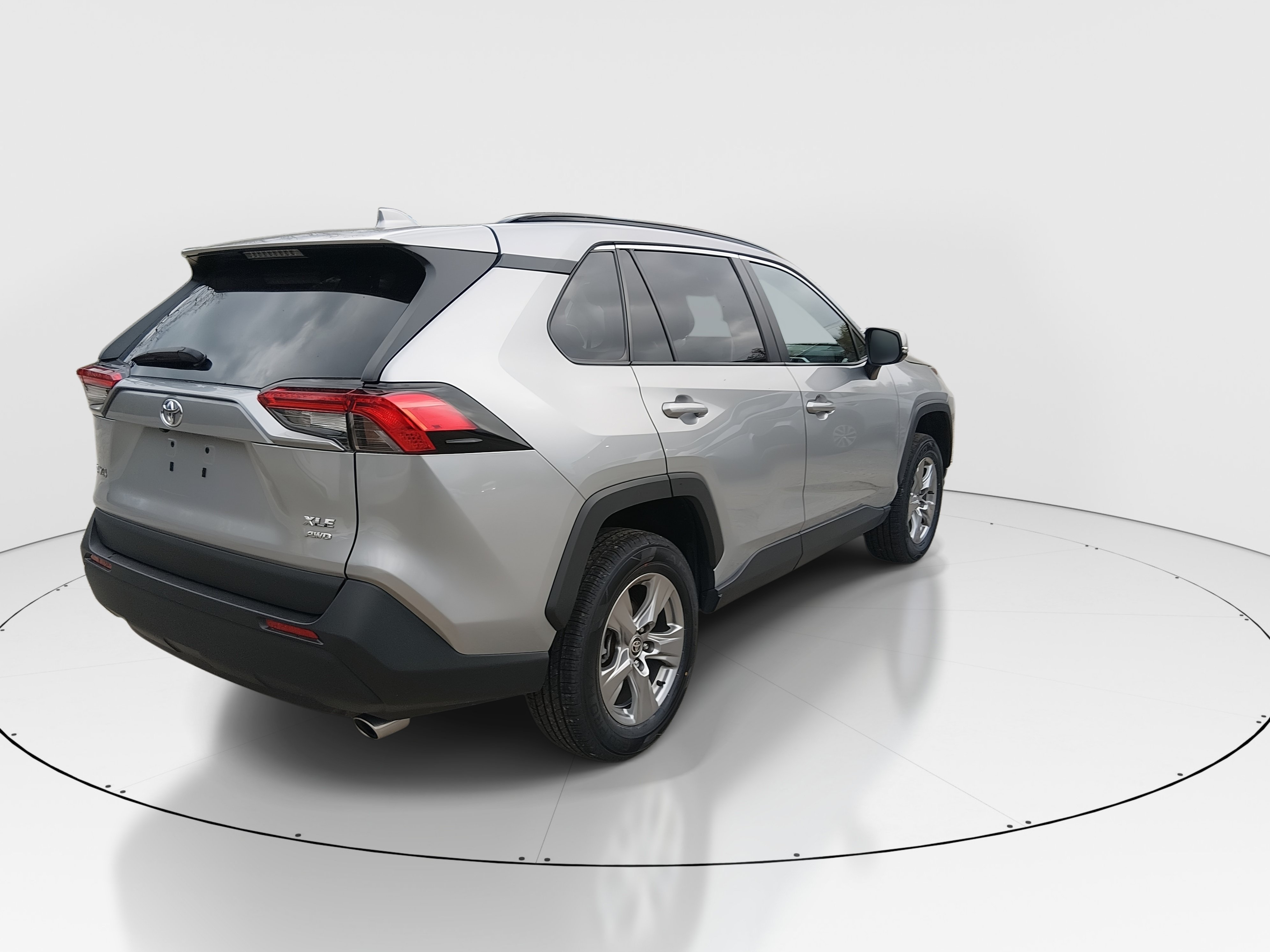 2024 Toyota RAV4 XLE - Photo 7