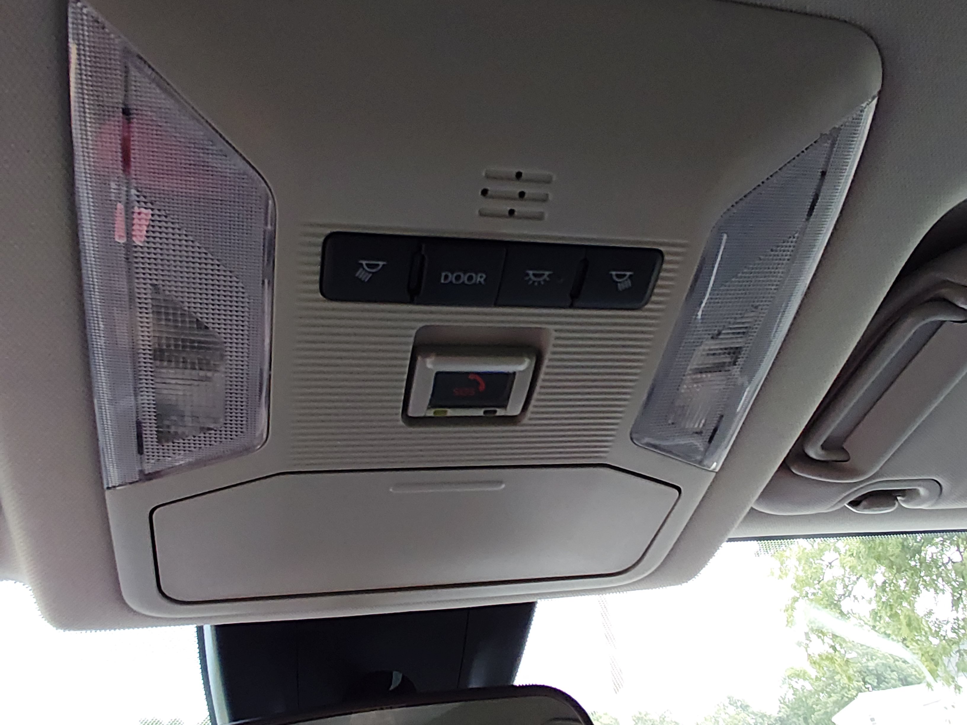 2024 Toyota RAV4 XLE - Photo 19