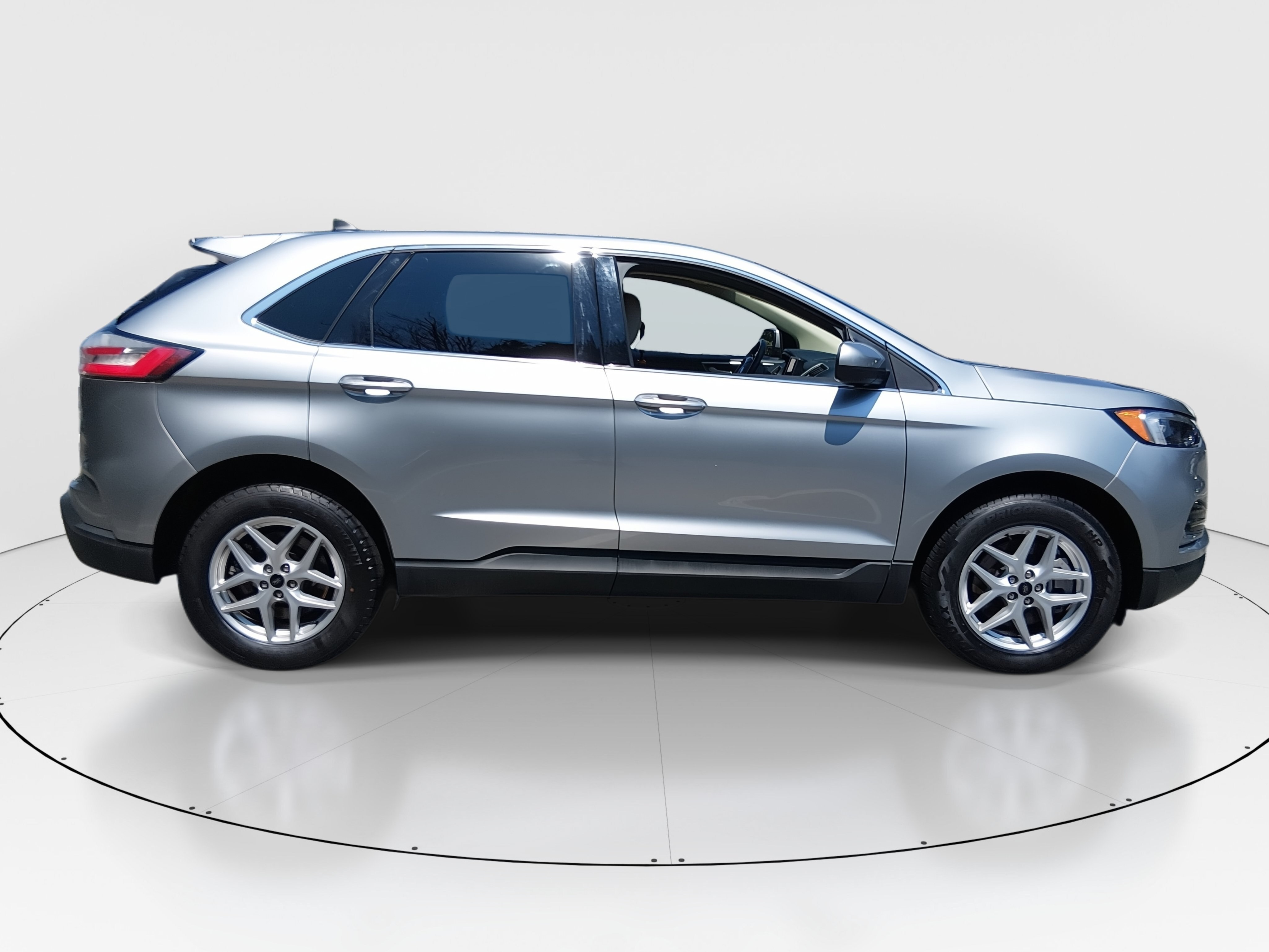 2024 Ford Edge SEL - Photo 8
