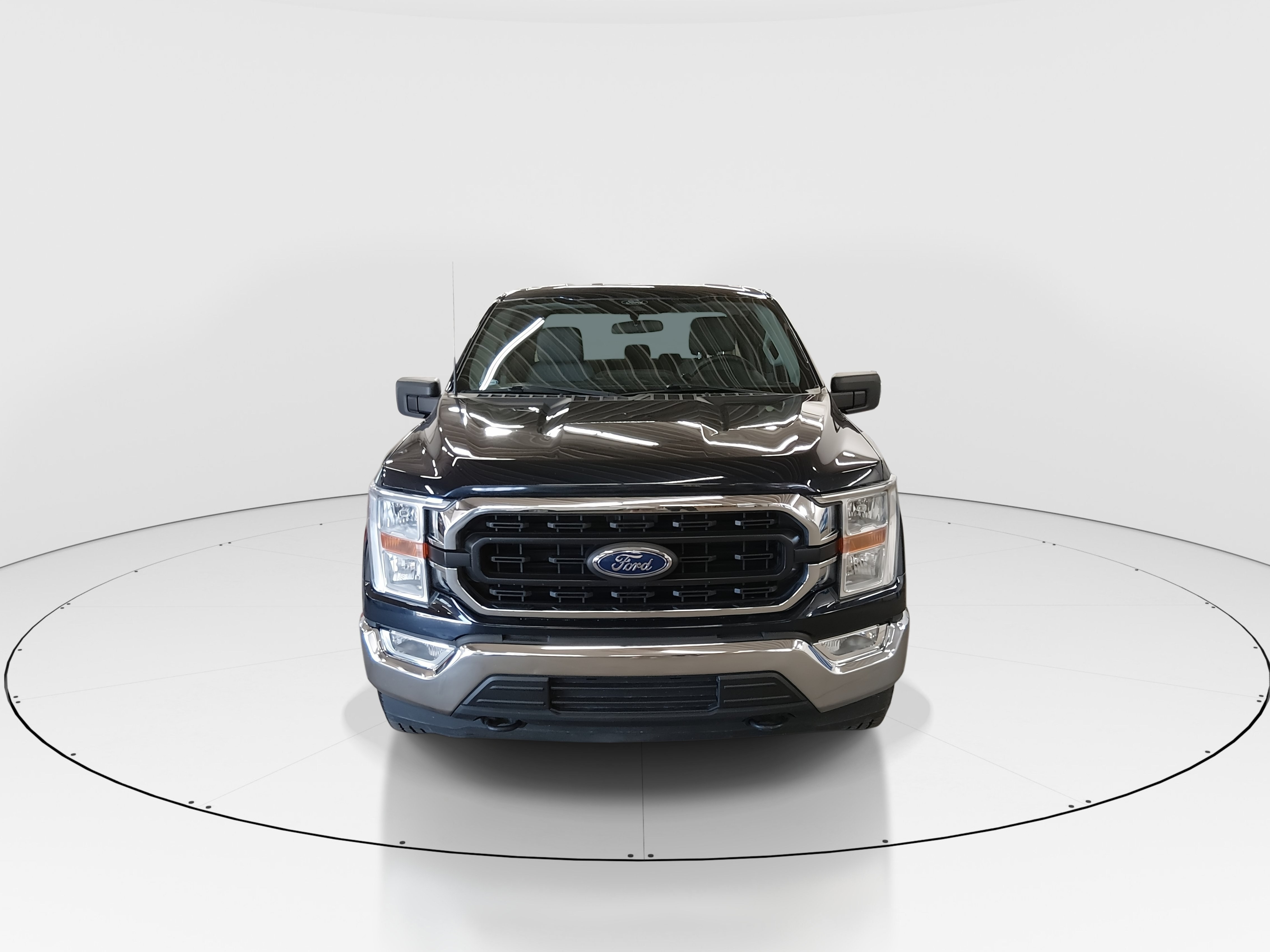 2022 Ford F-150 XL - Photo 2