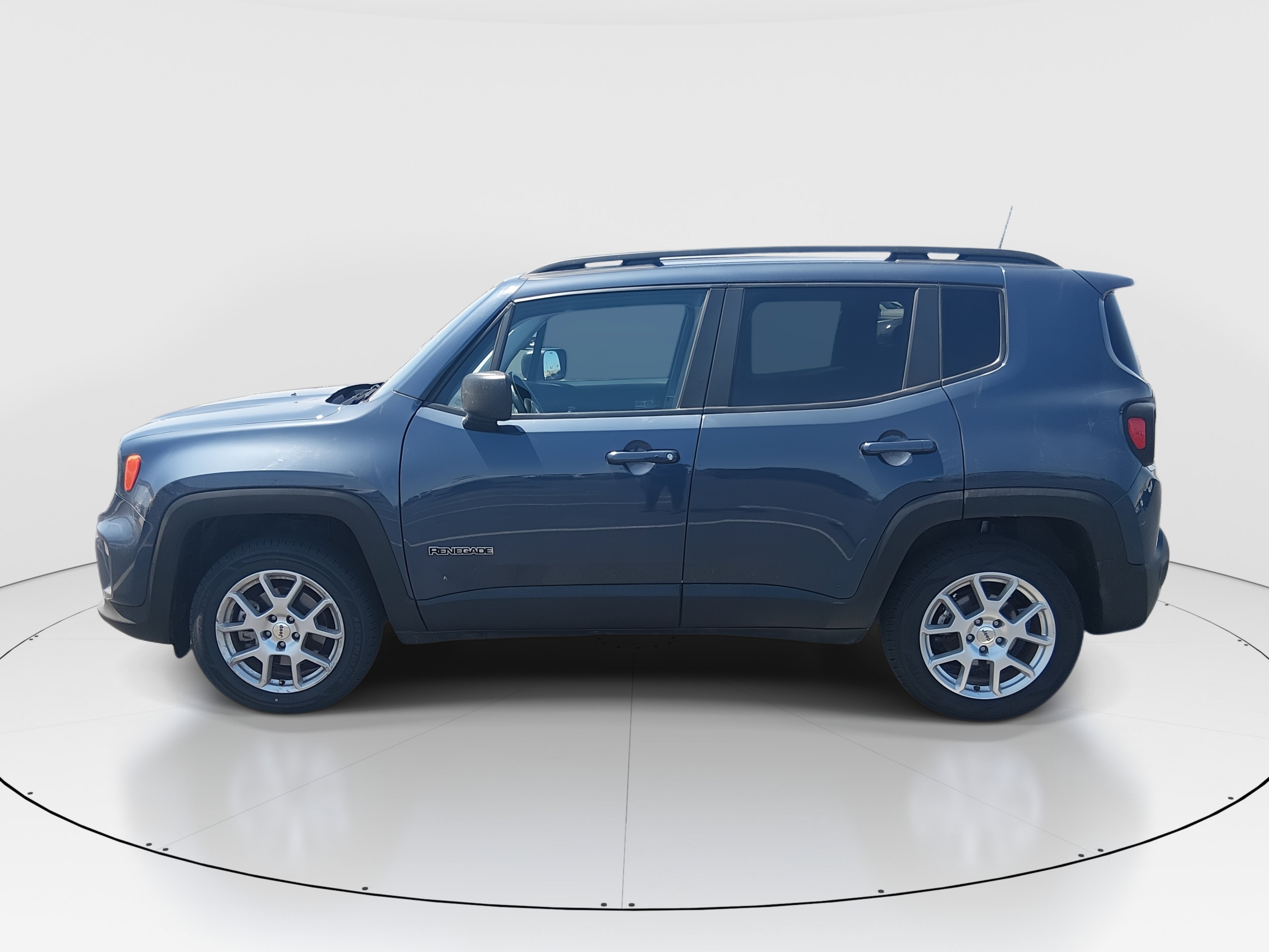 2022 Jeep Renegade Latitude - Photo 4