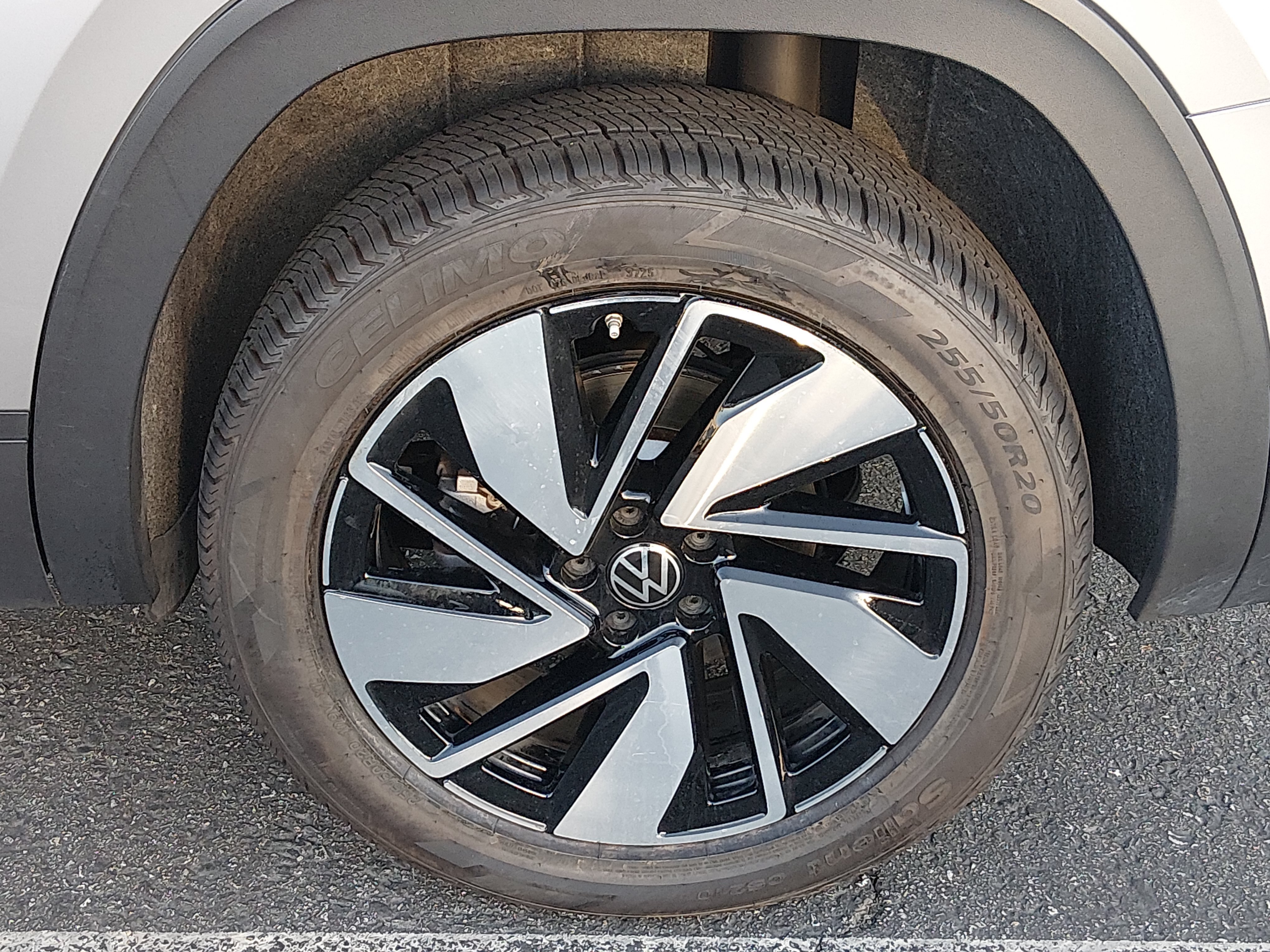 2024 Volkswagen Atlas SE w/Tech - Photo 10