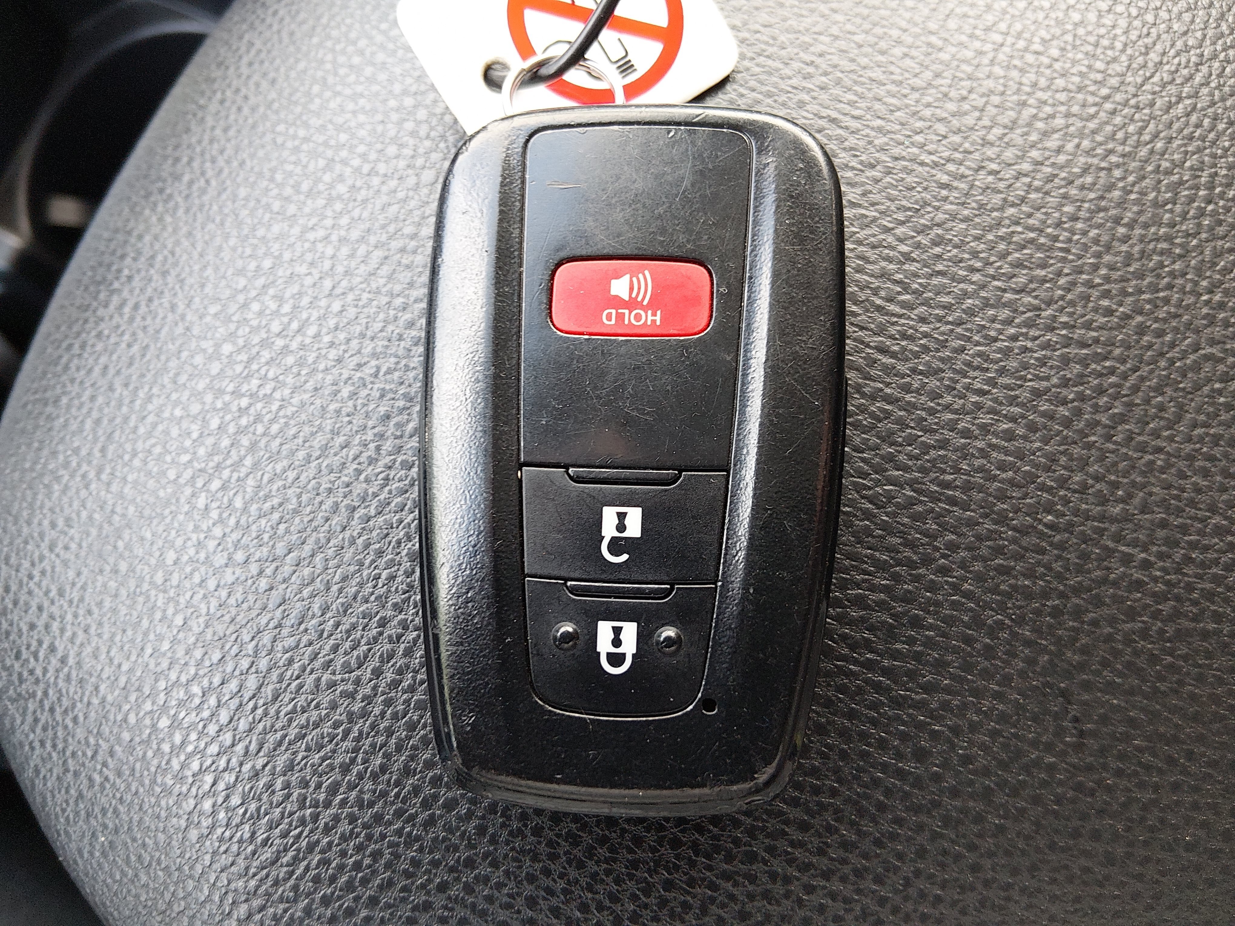 2023 Toyota RAV4 XLE - Photo 15