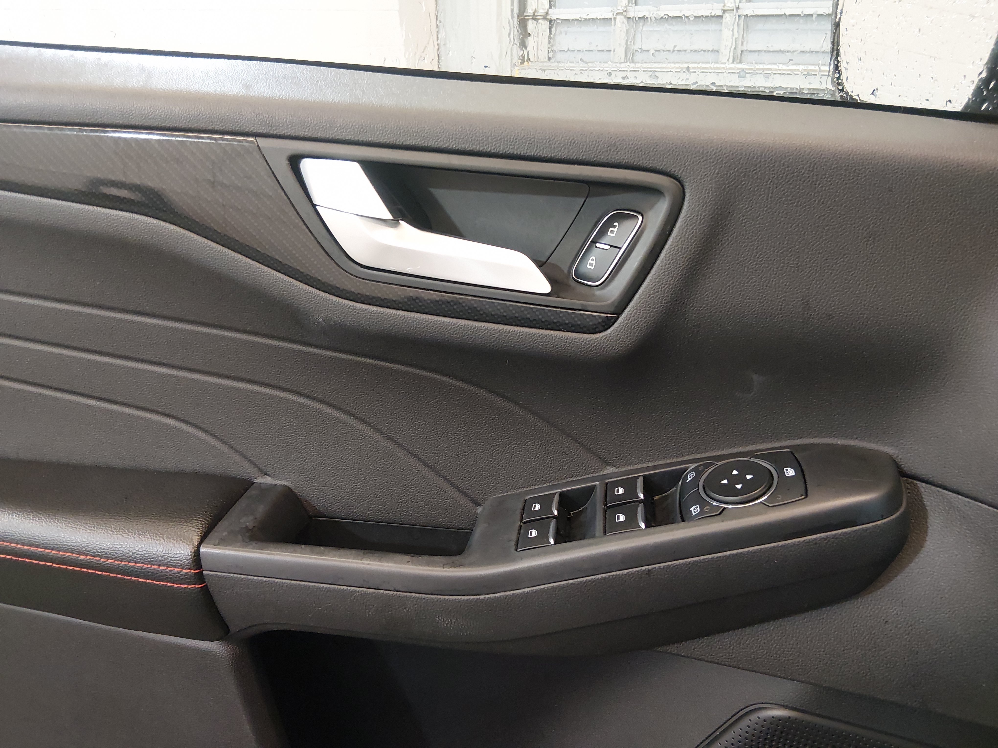 2024 Ford Escape ST-Line - Photo 17