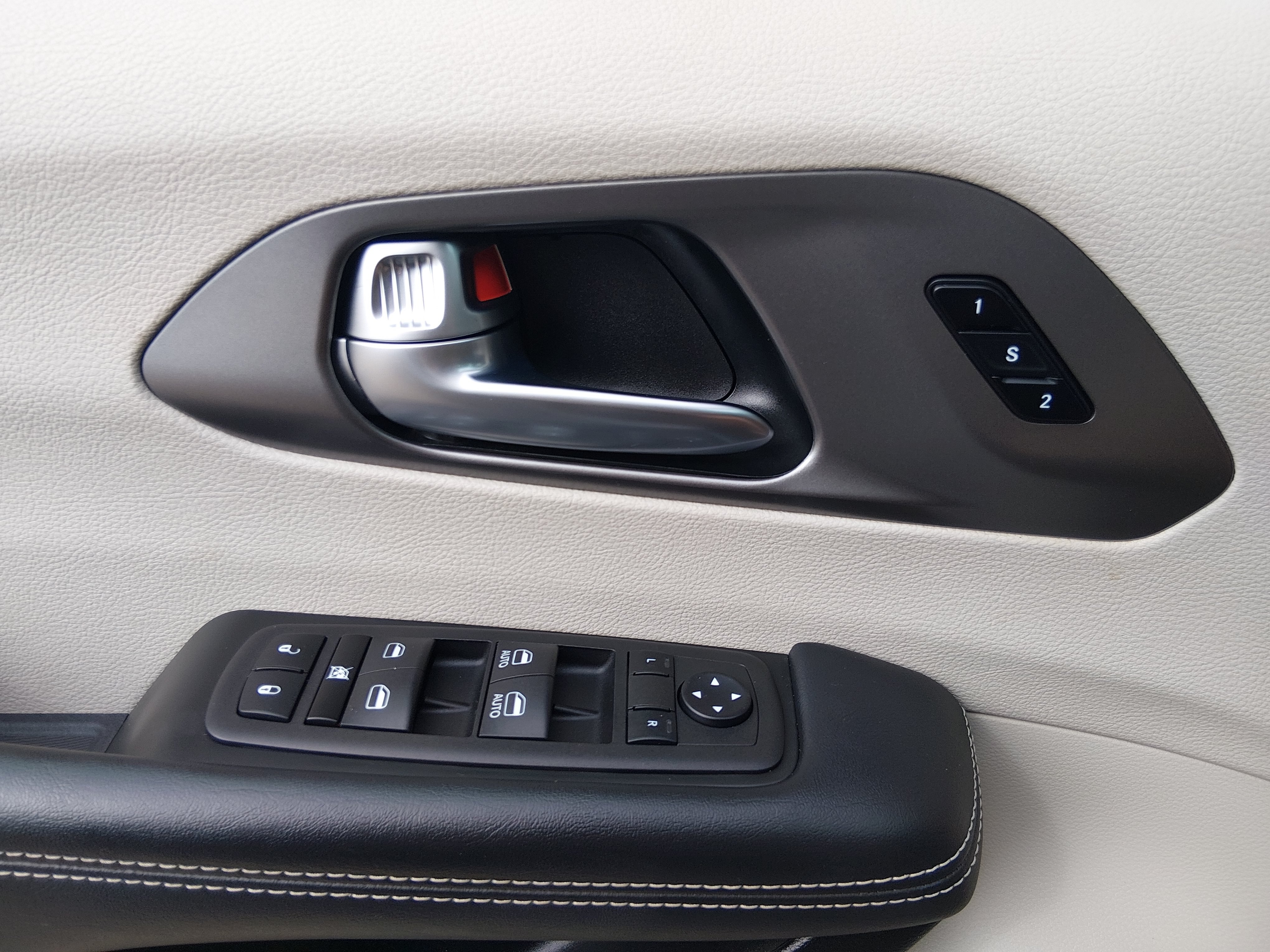 2023 Chrysler Pacifica Touring L - Photo 19