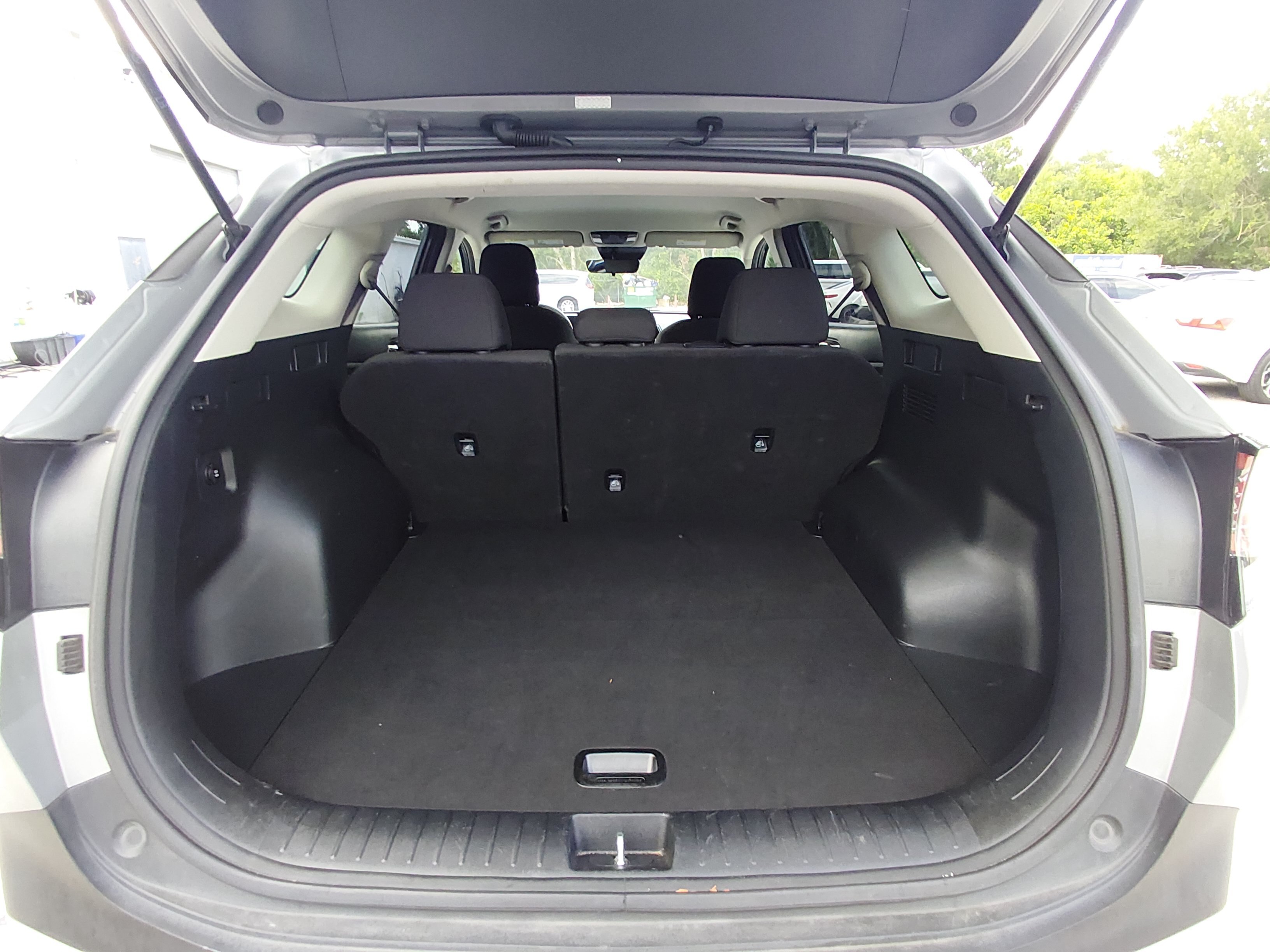 2024 Kia Sportage LX - Photo 11