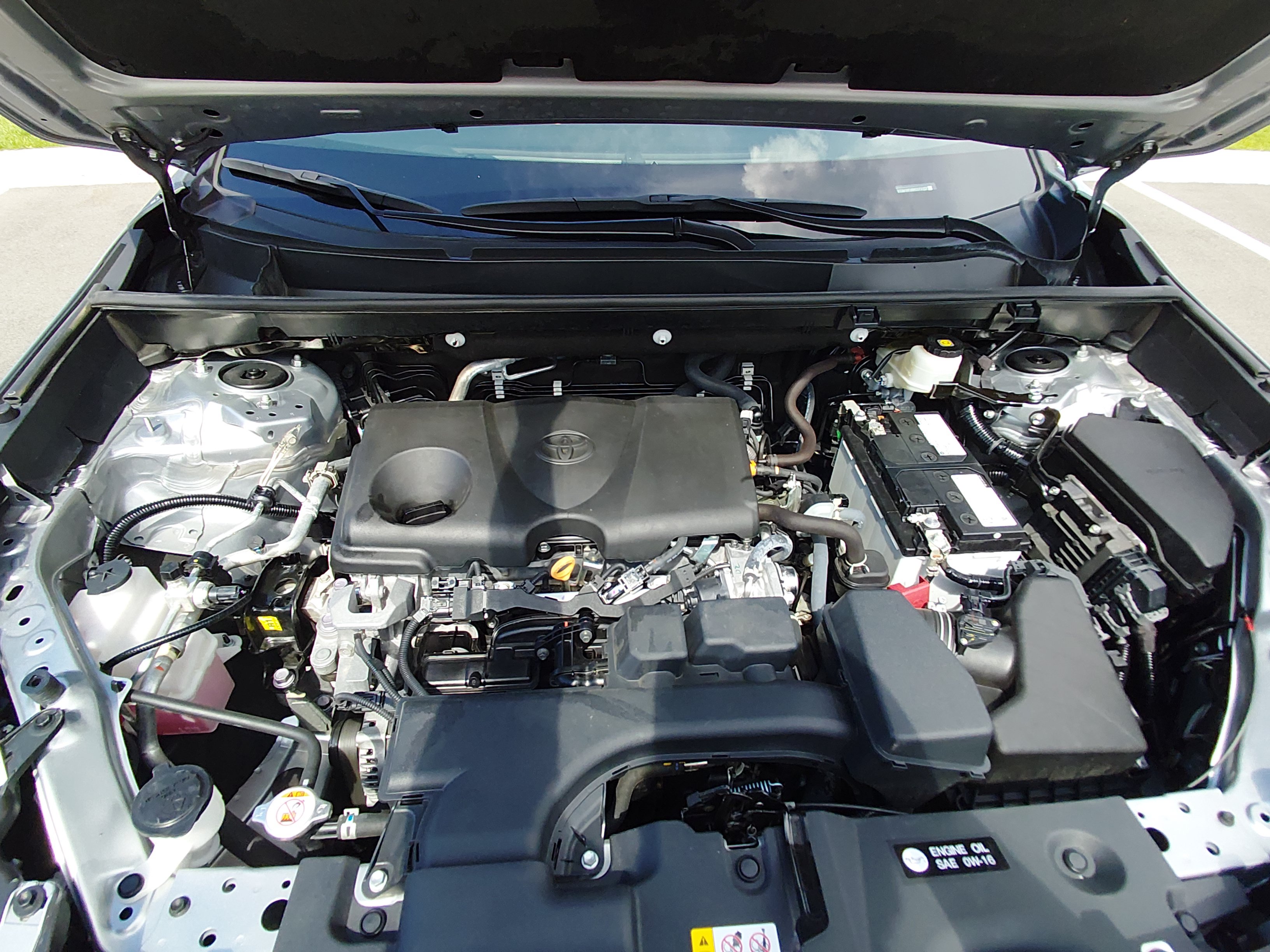 2024 Toyota RAV4 XLE - Photo 9