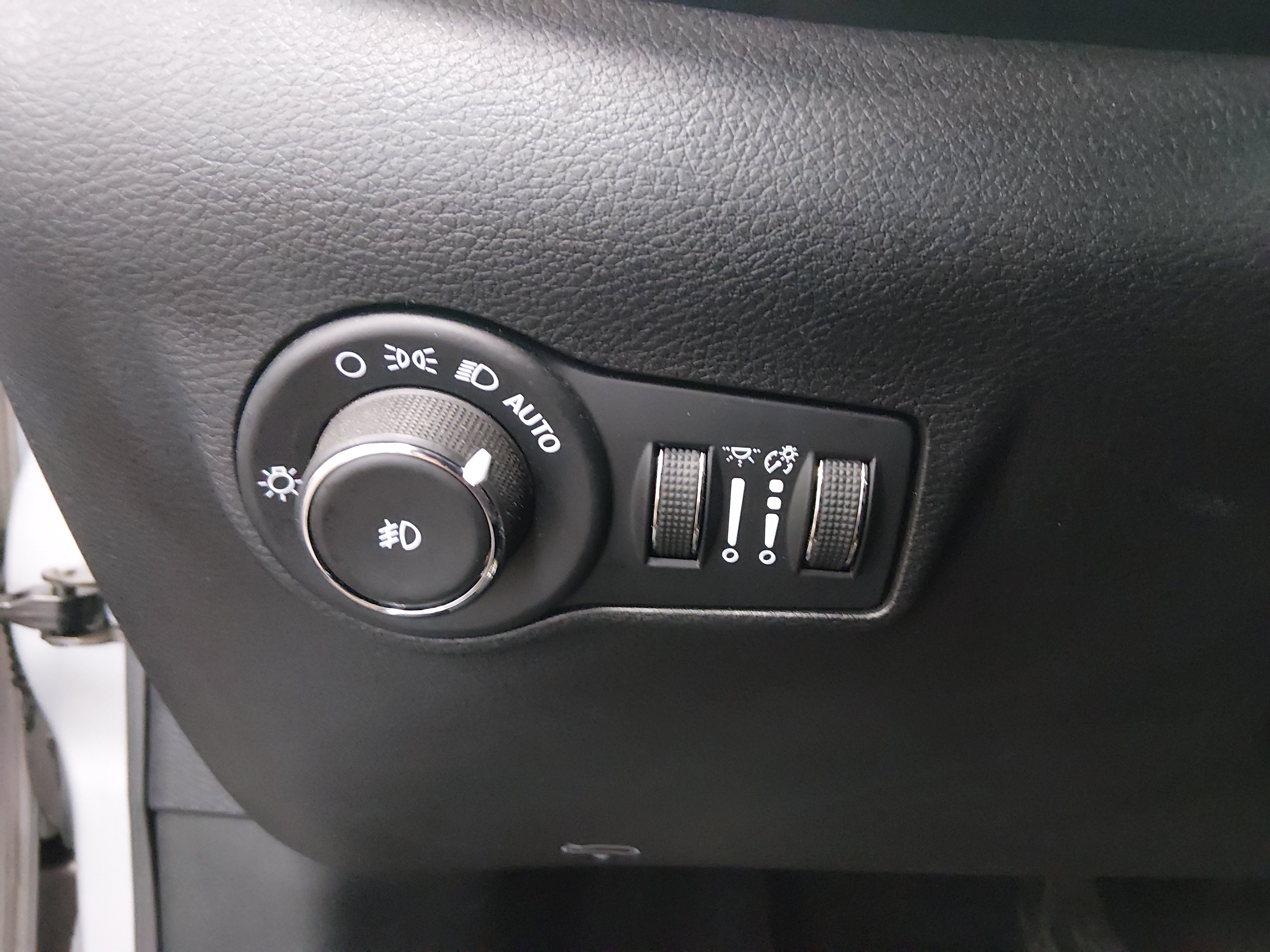 2025 Jeep Compass Limited - Photo 13