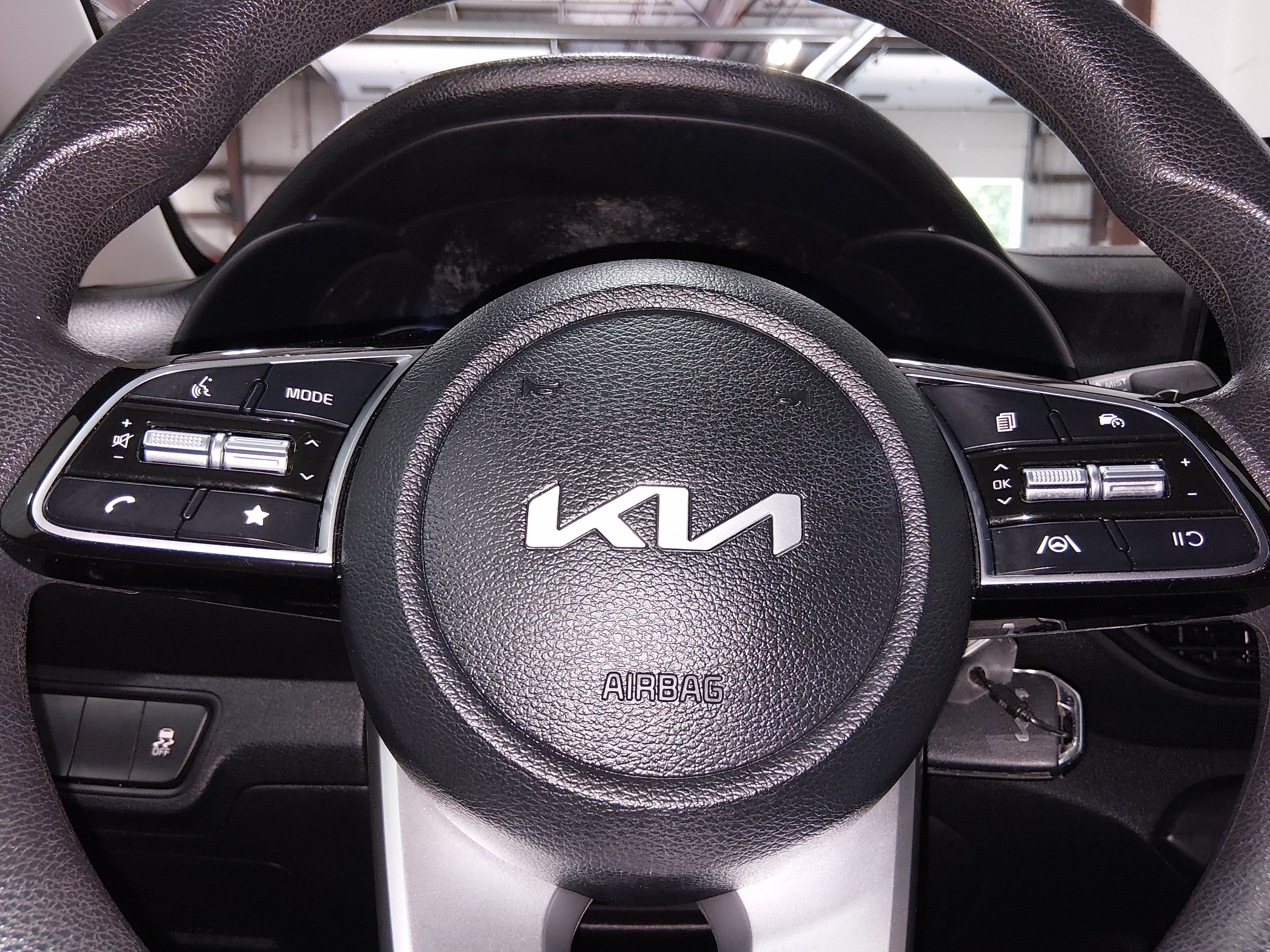 2024 Kia Forte LXS - Photo 12