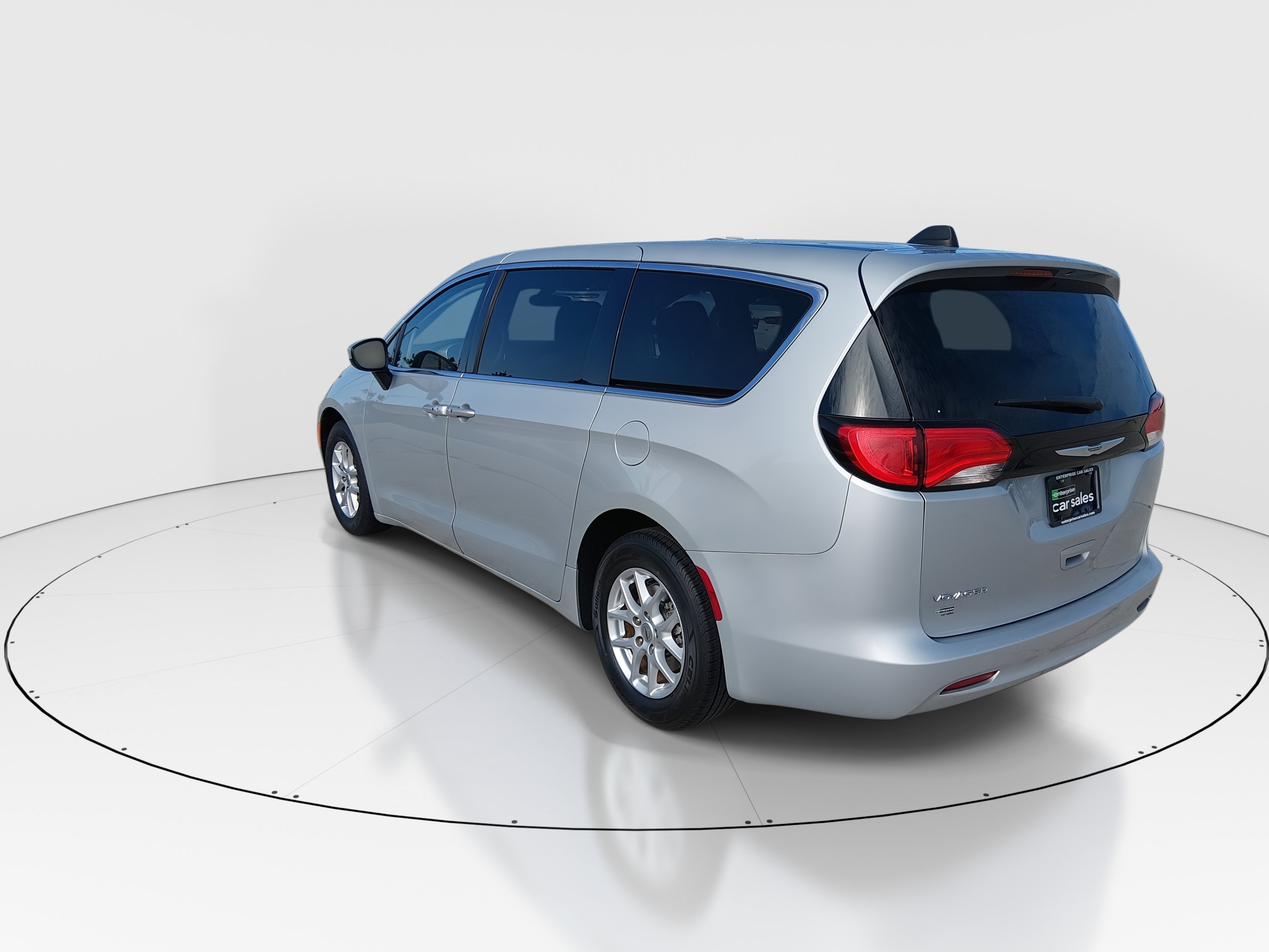 2022 Chrysler Voyager LX - Photo 5