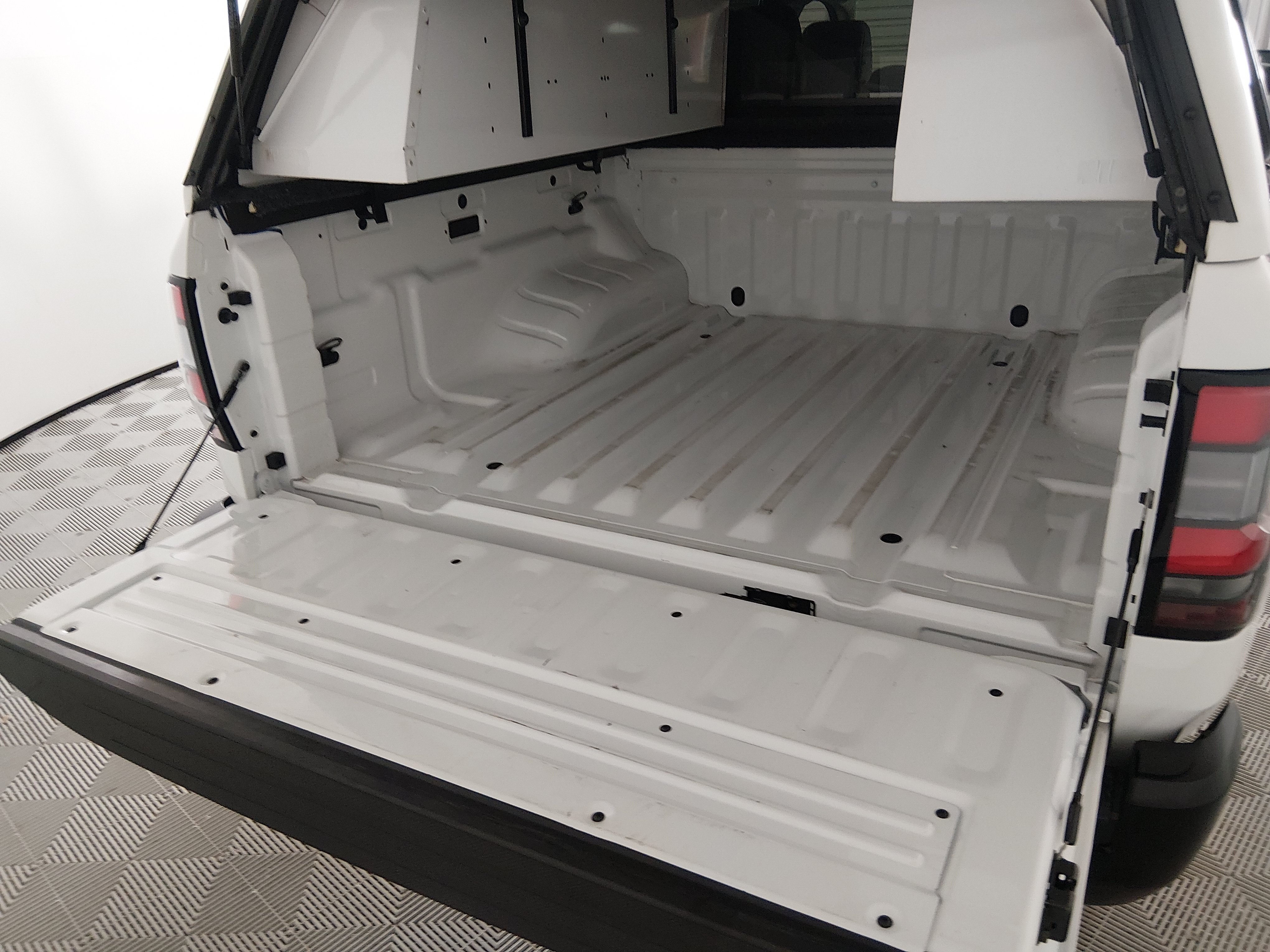 2024 Nissan Frontier S - Photo 11