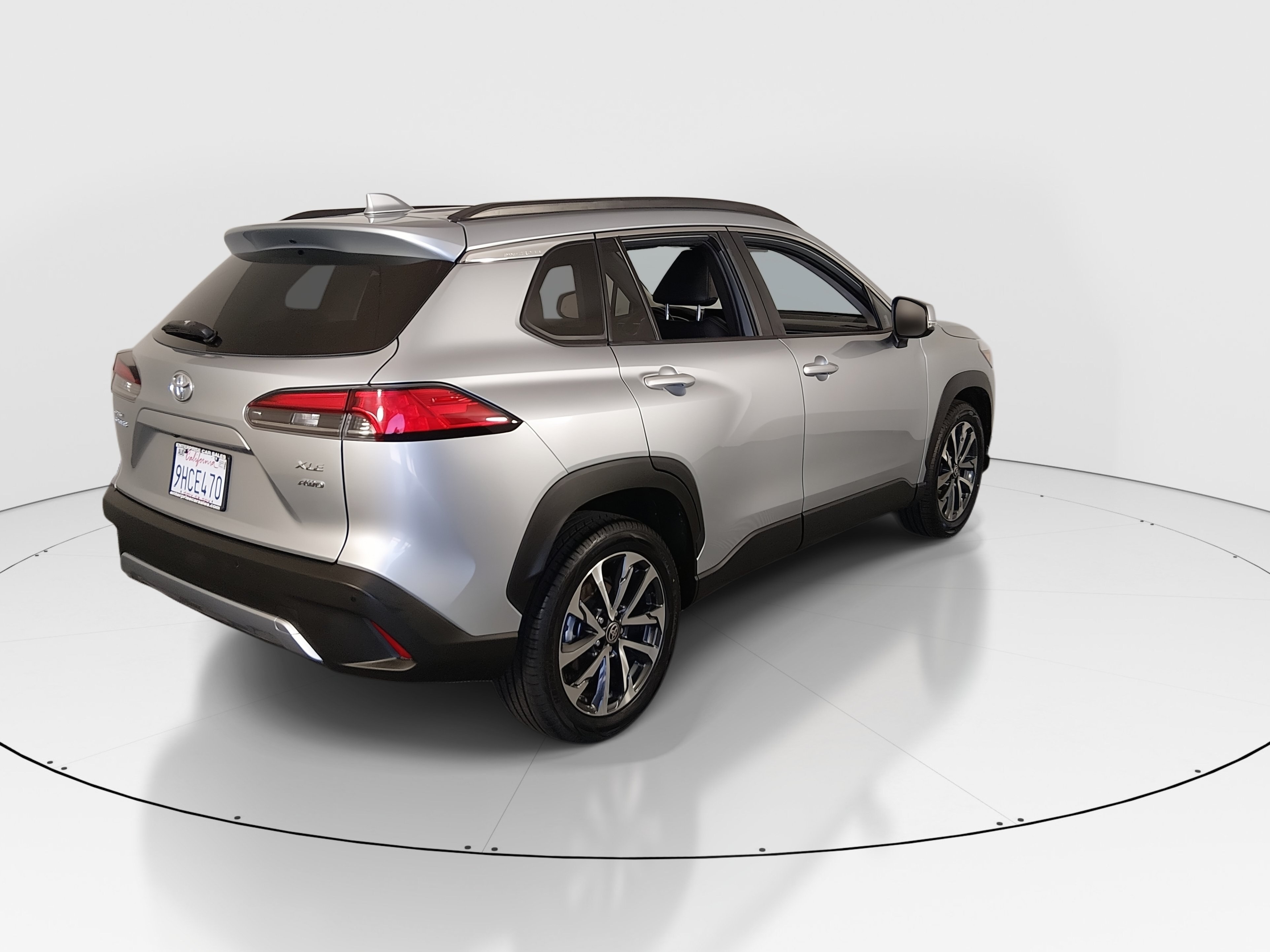 2023 Toyota Corolla Cross XLE - Photo 7