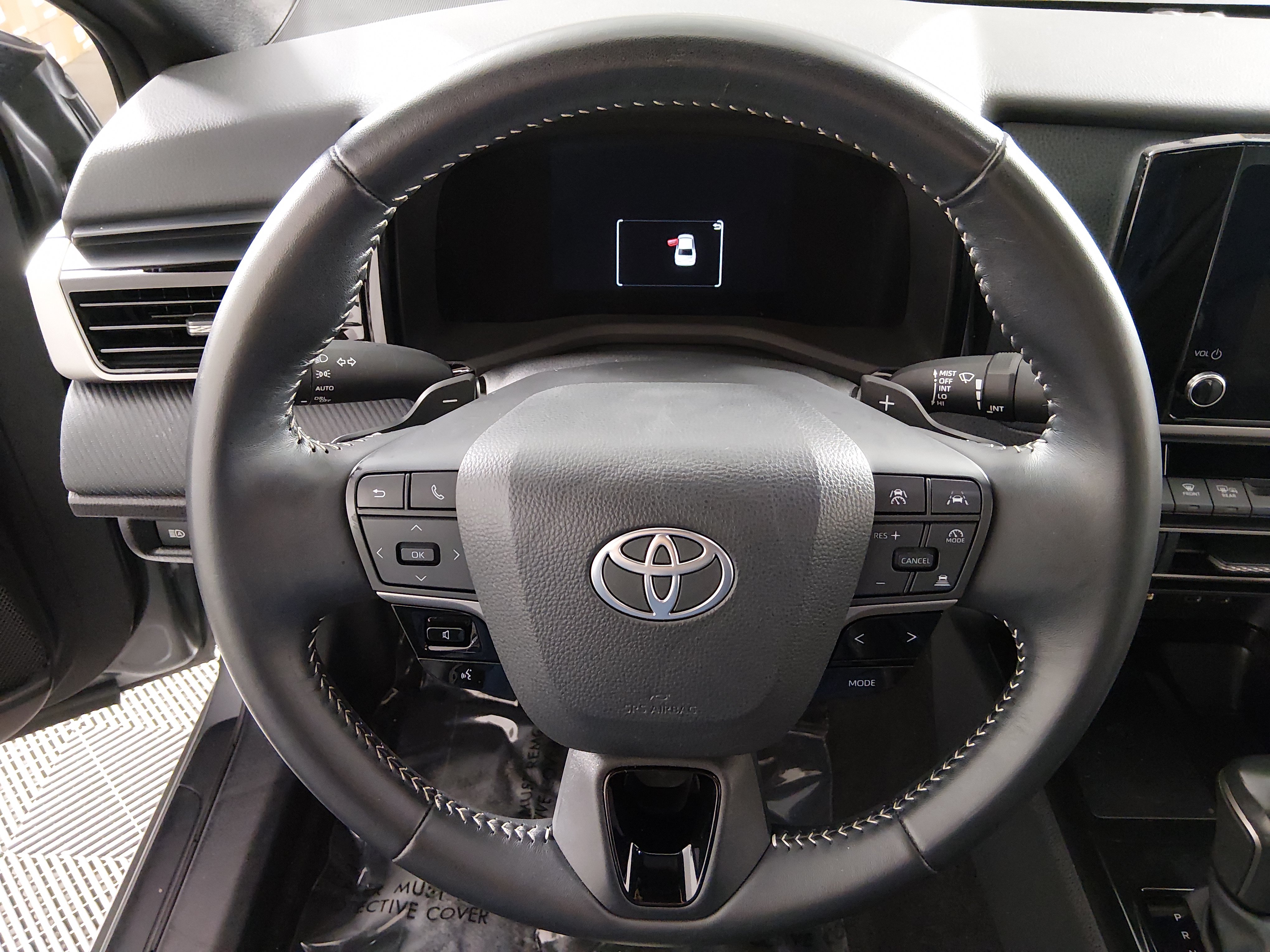 2025 Toyota Camry SE - Photo 12