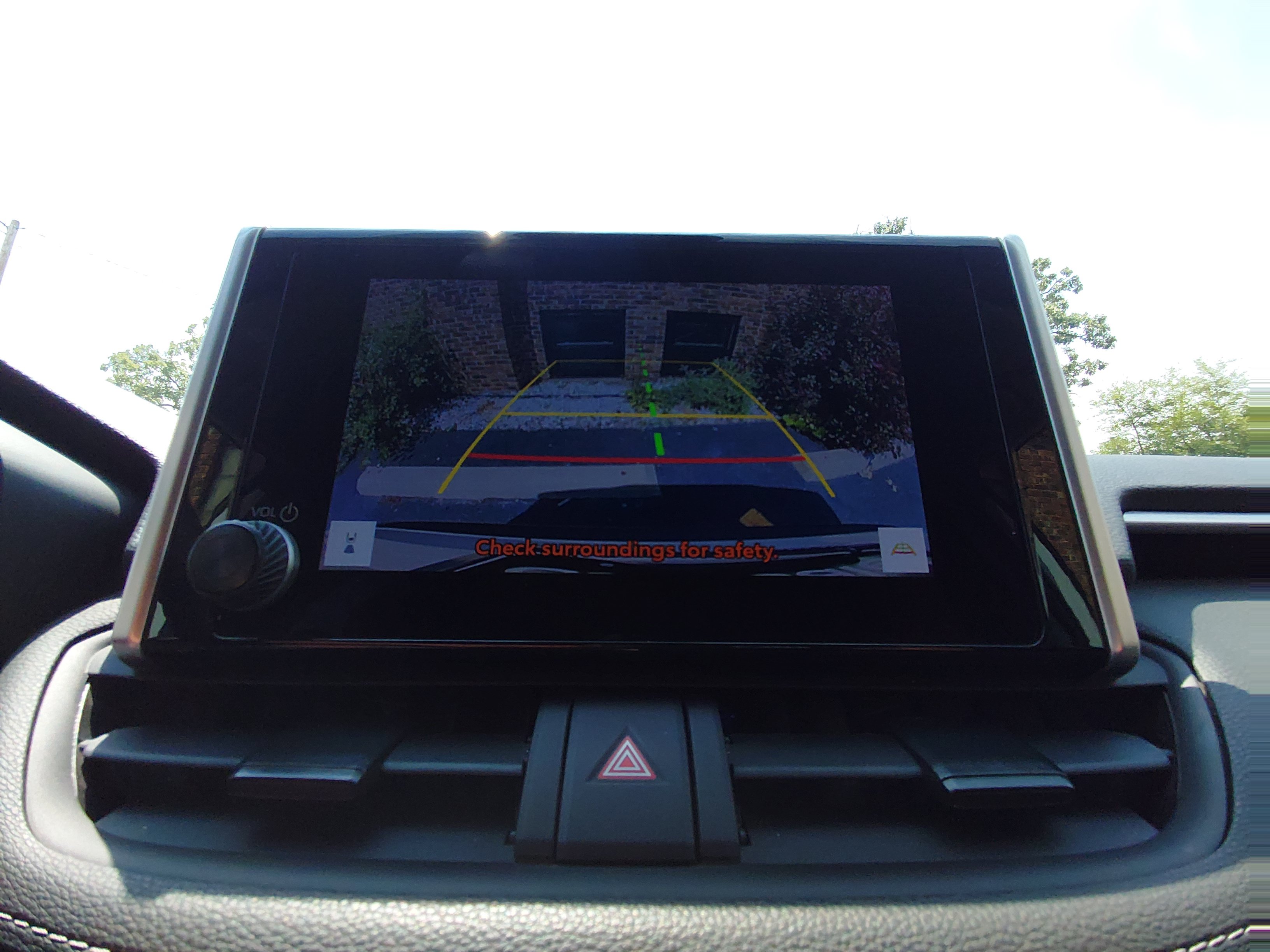 2024 Toyota RAV4 XLE - Photo 16