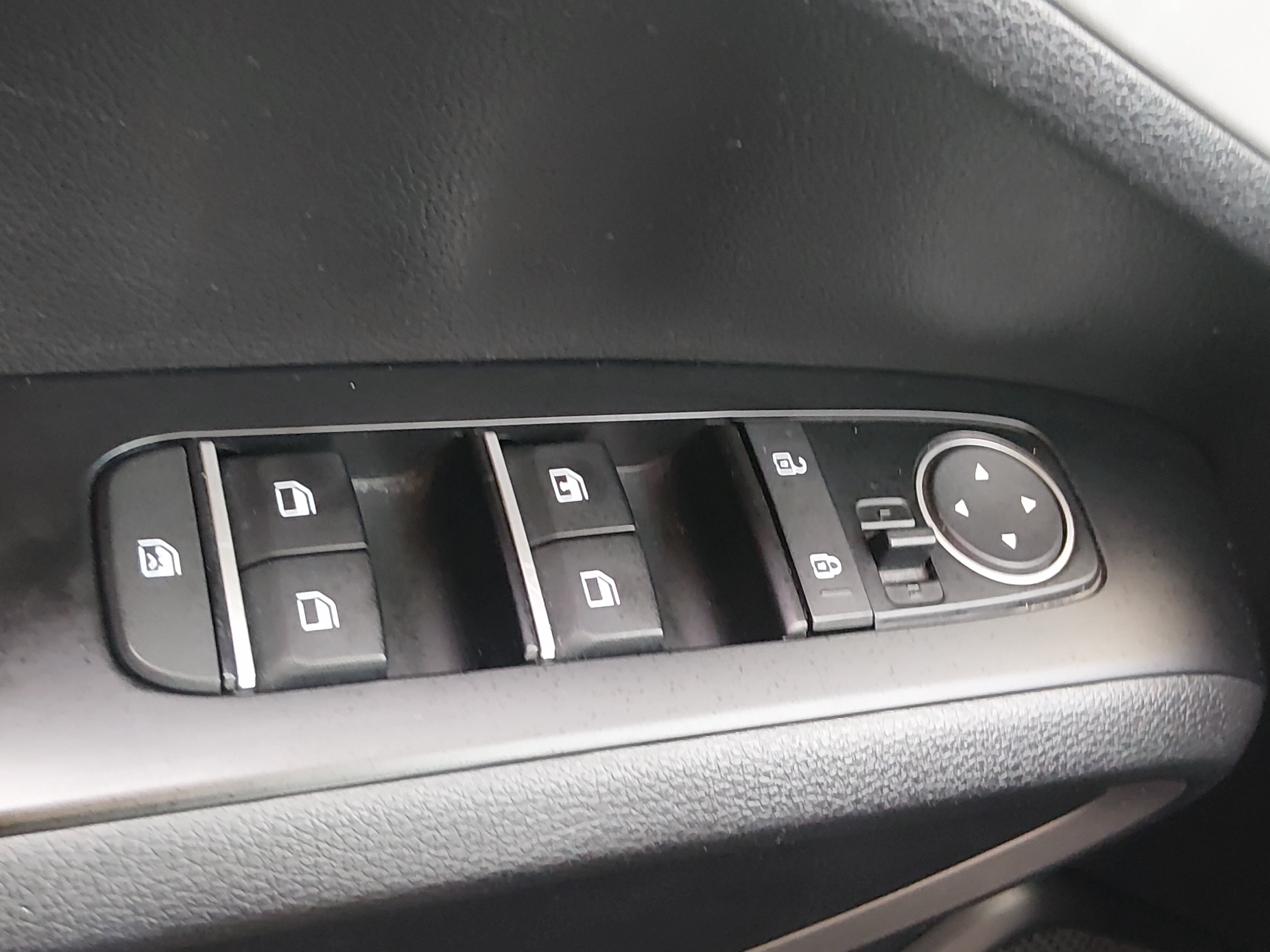 2024 Kia Soul LX - Photo 17