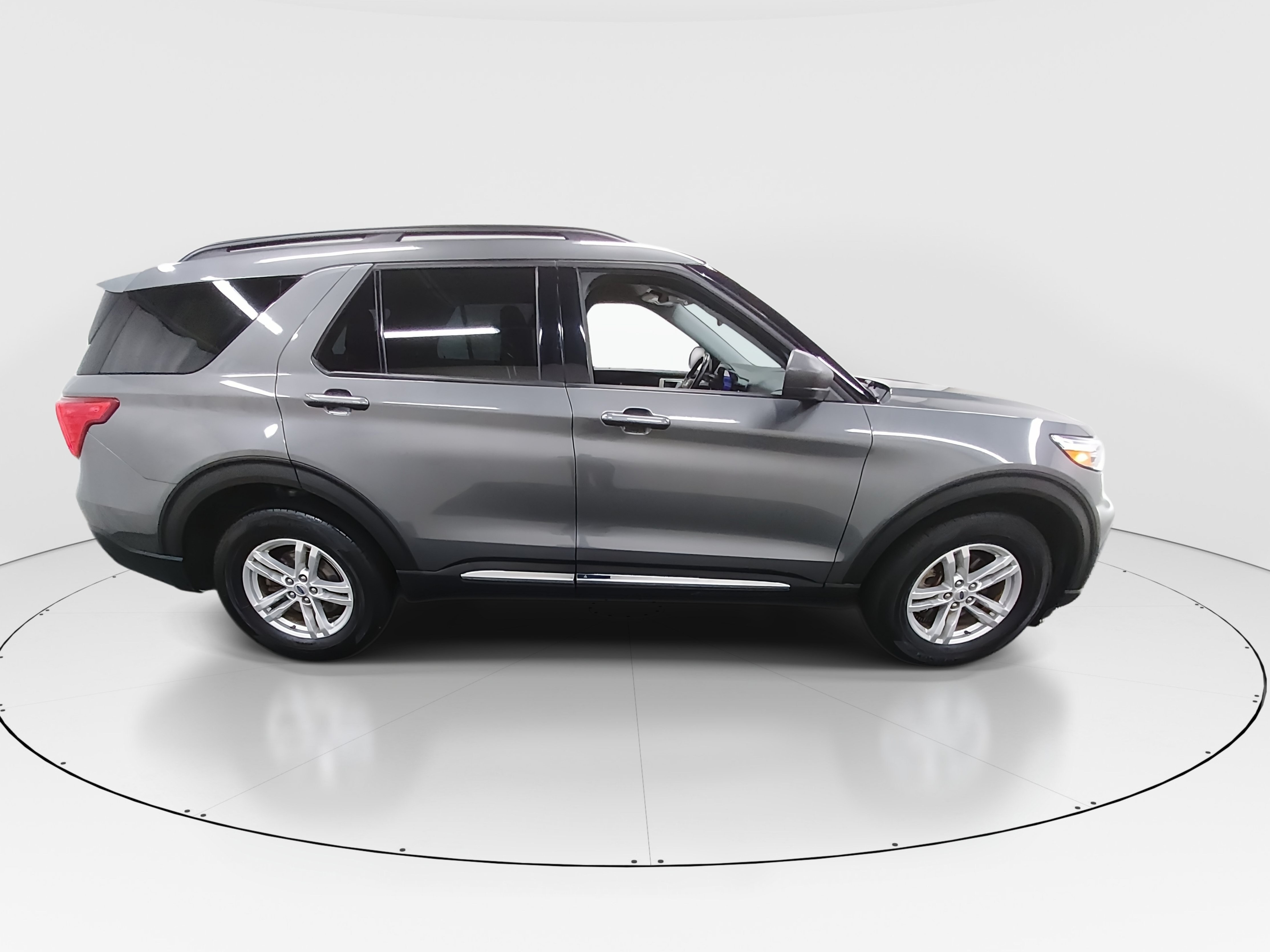 2023 Ford Explorer XLT - Photo 8