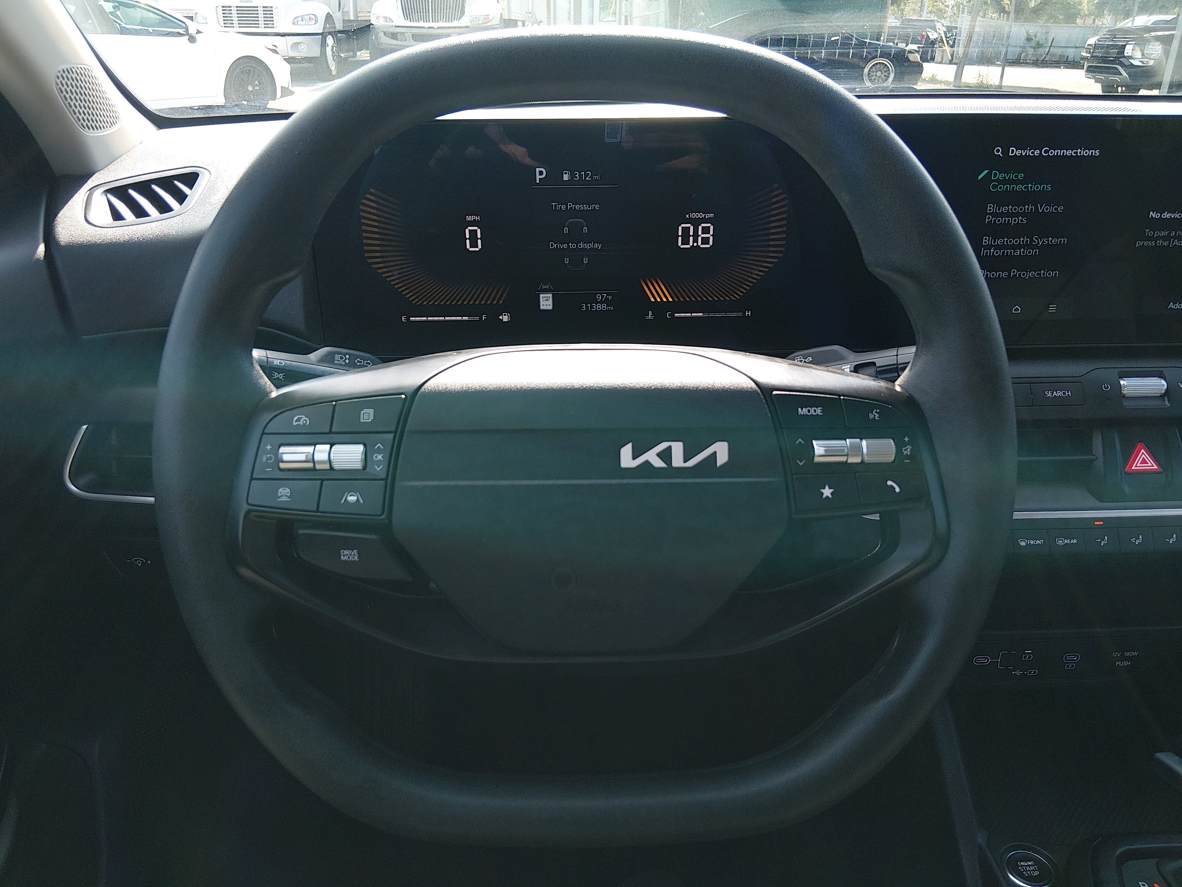 2025 Kia K4 LXS - Photo 12