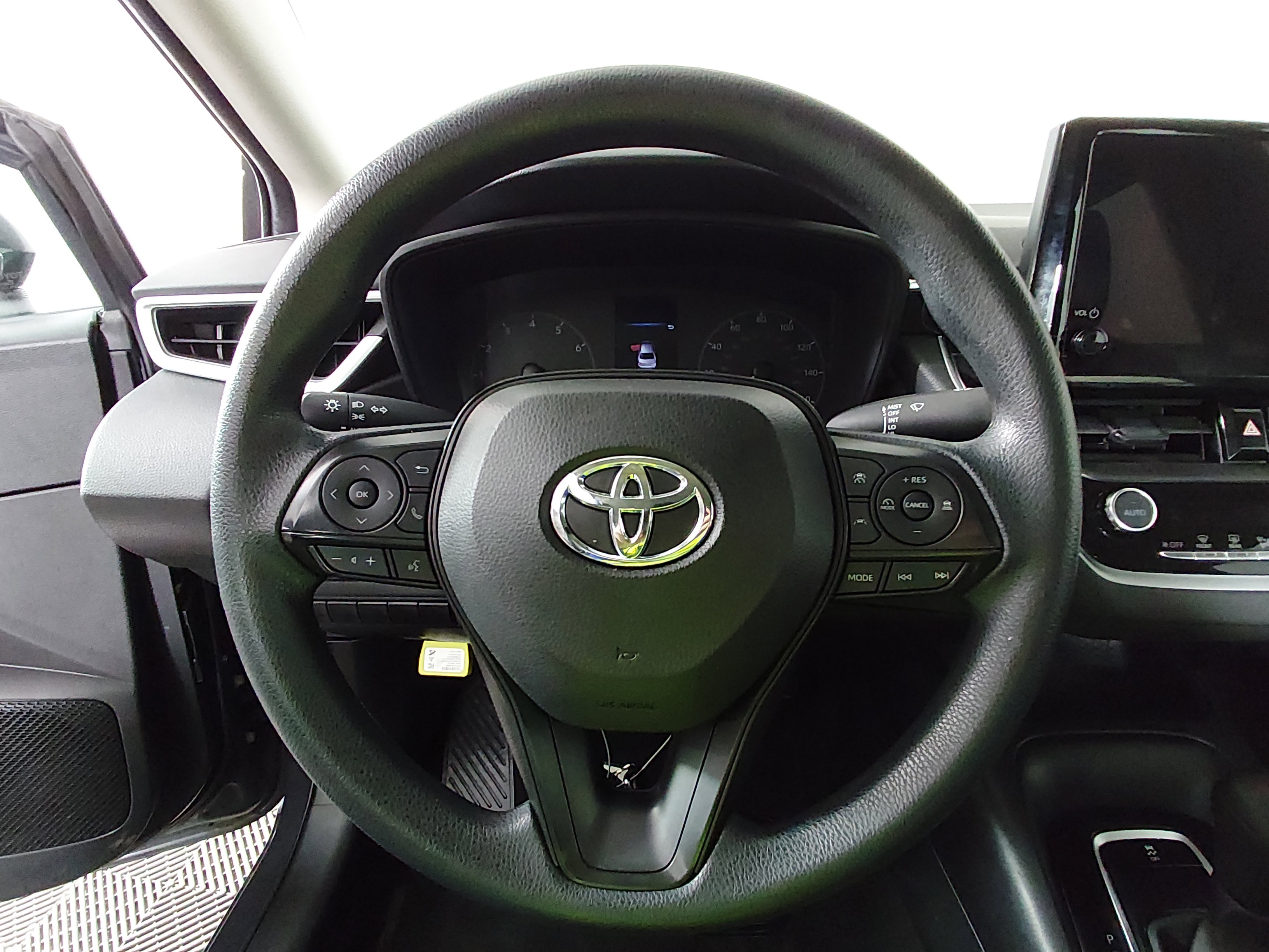 2024 Toyota Corolla LE - Photo 12