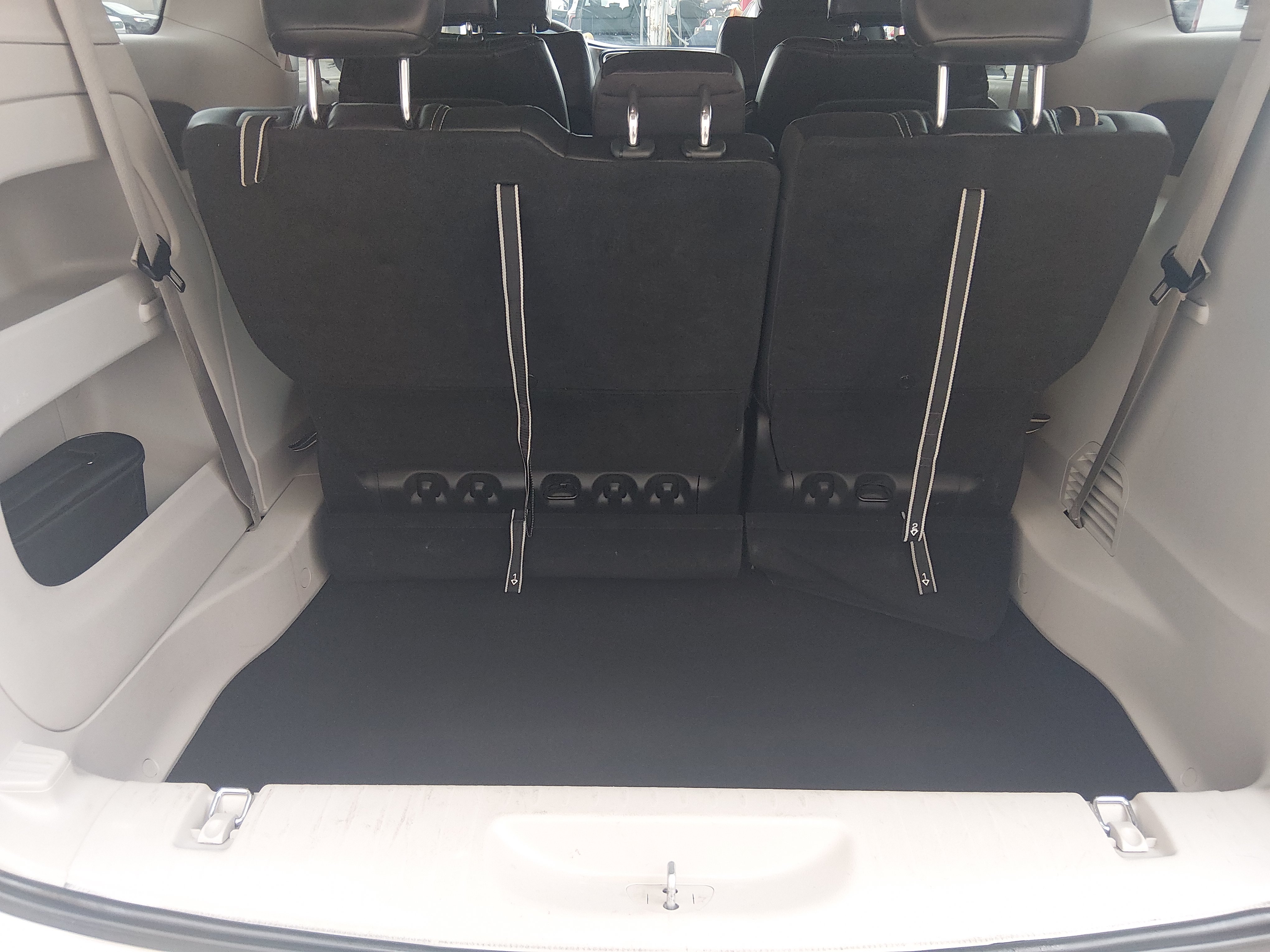2023 Chrysler Pacifica Touring L - Photo 11
