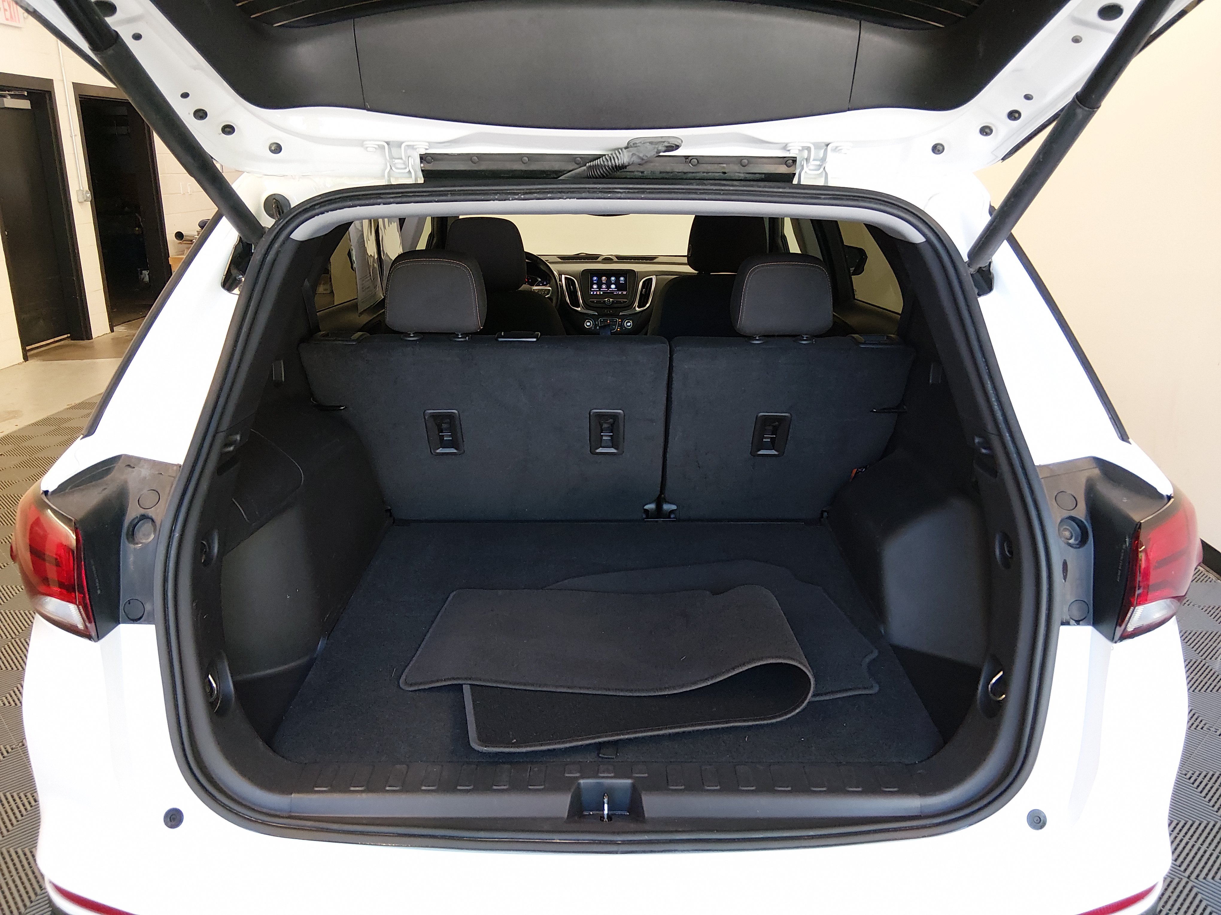 2024 Chevrolet Equinox LT - Photo 11