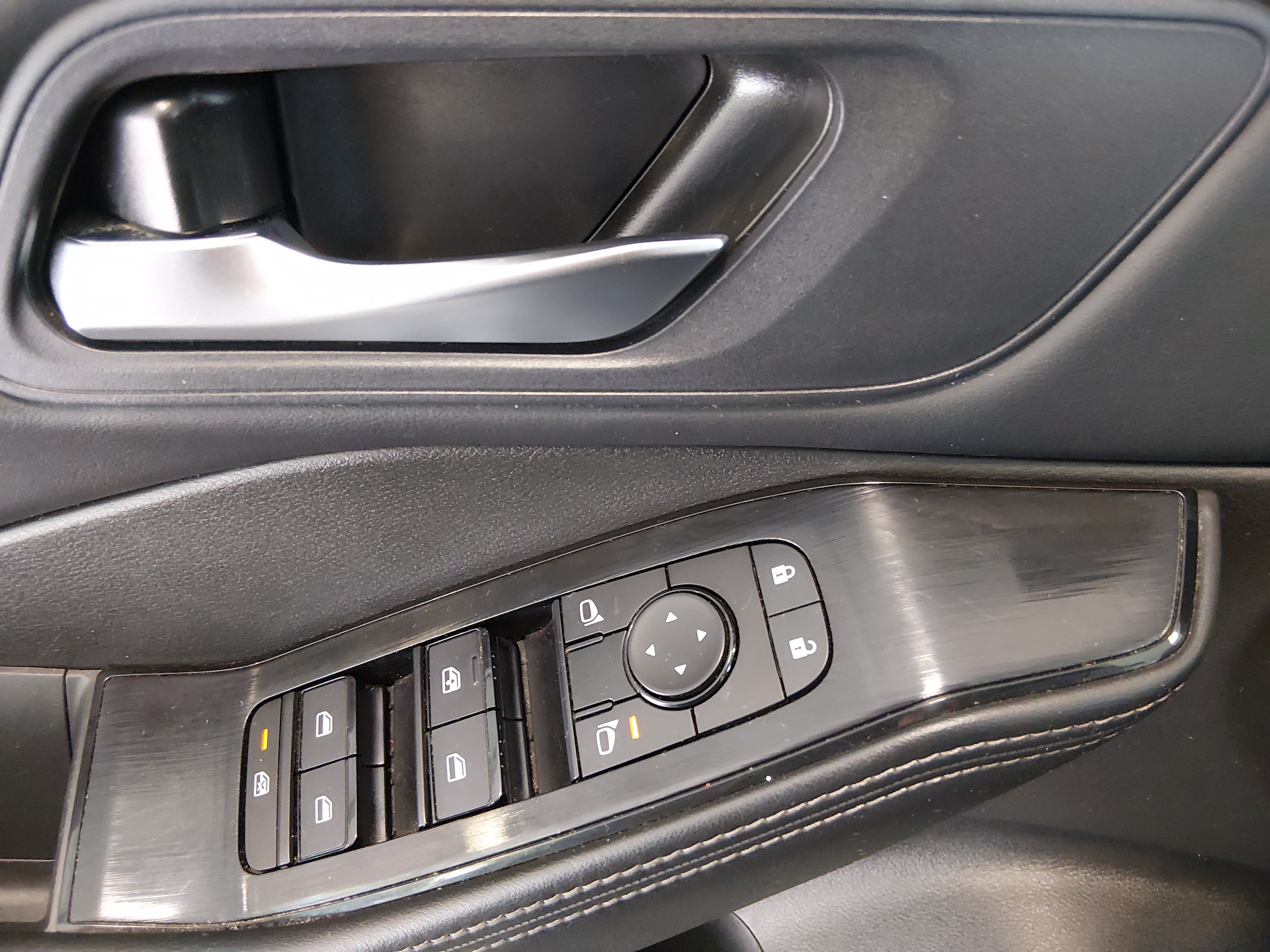 2024 Nissan Rogue SV - Photo 19