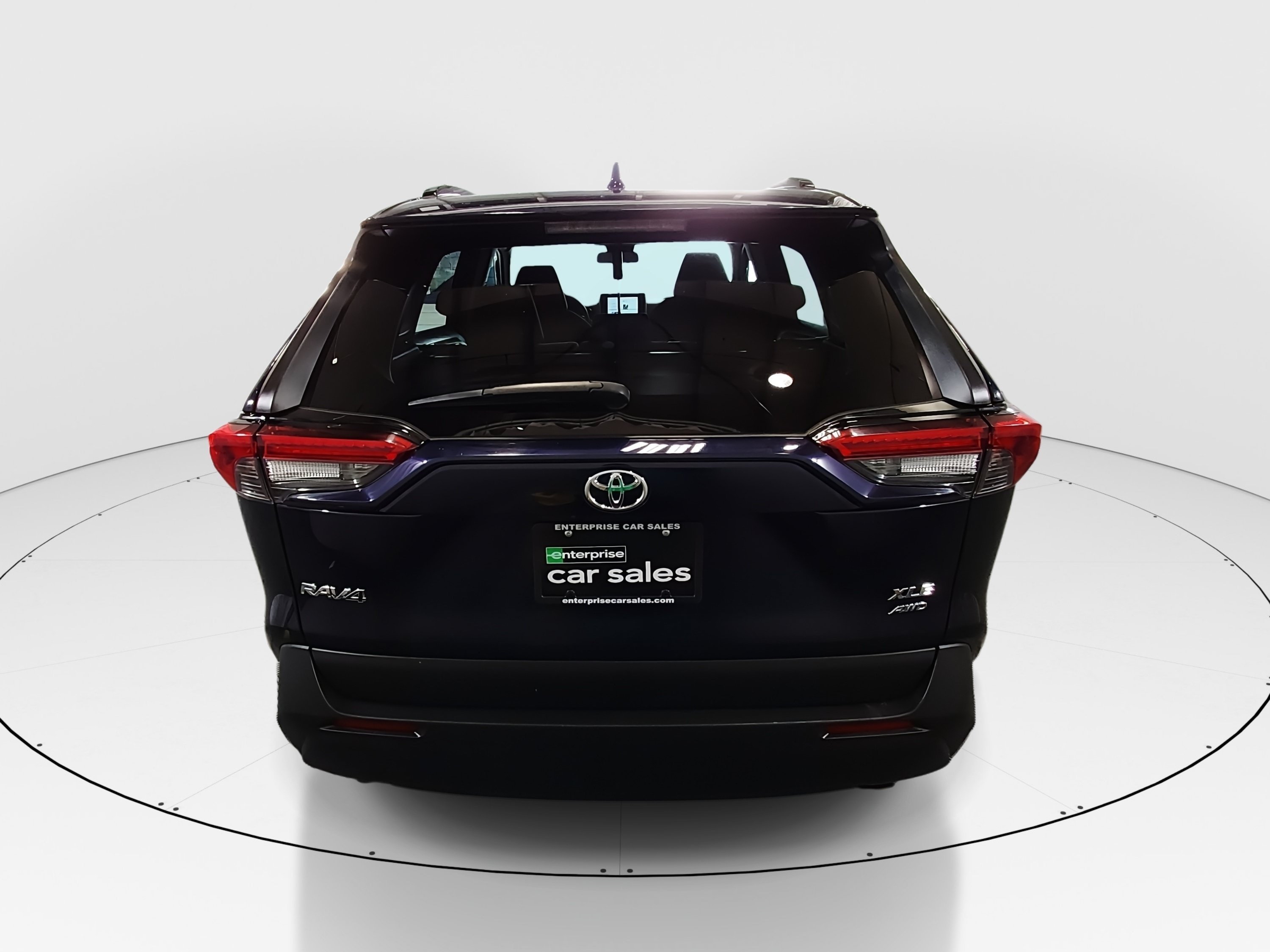 2025 Toyota RAV4 XLE - Photo 6