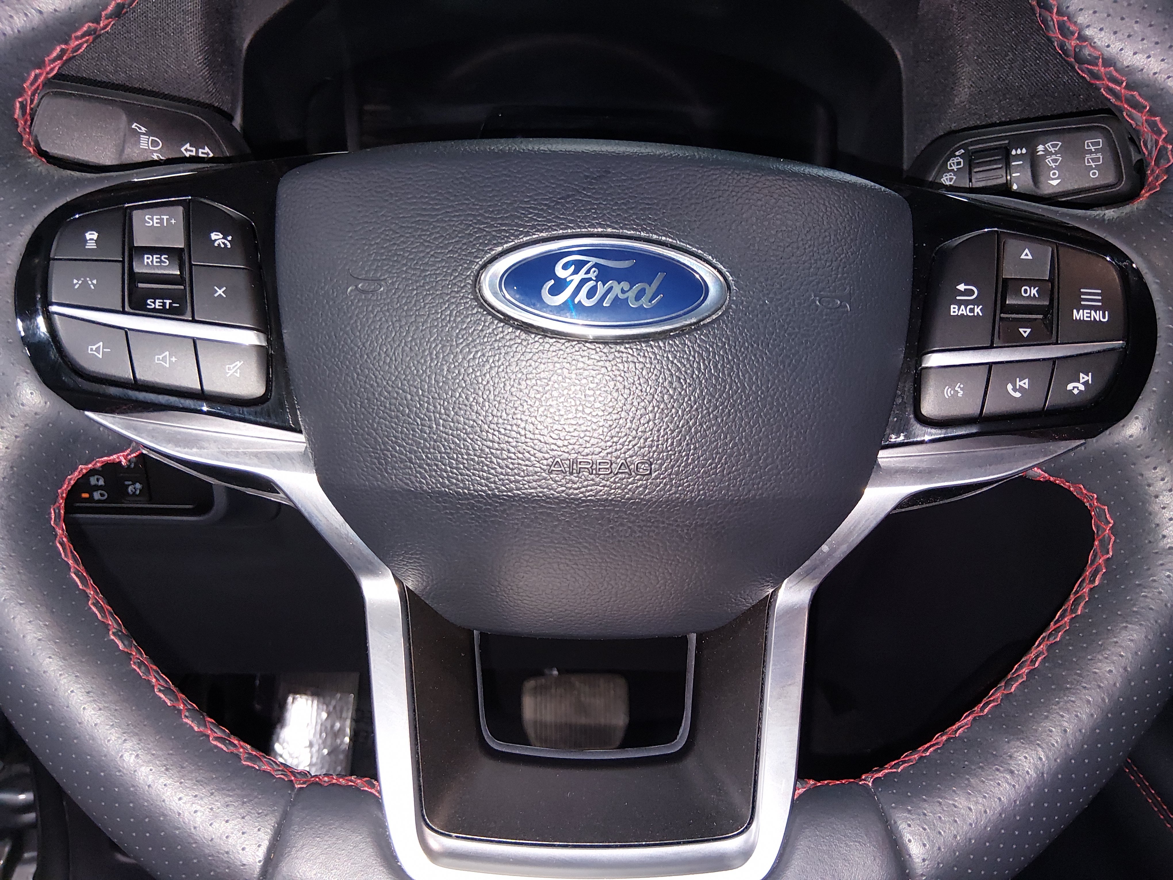 2025 Ford Explorer ST-LINE - Photo 12