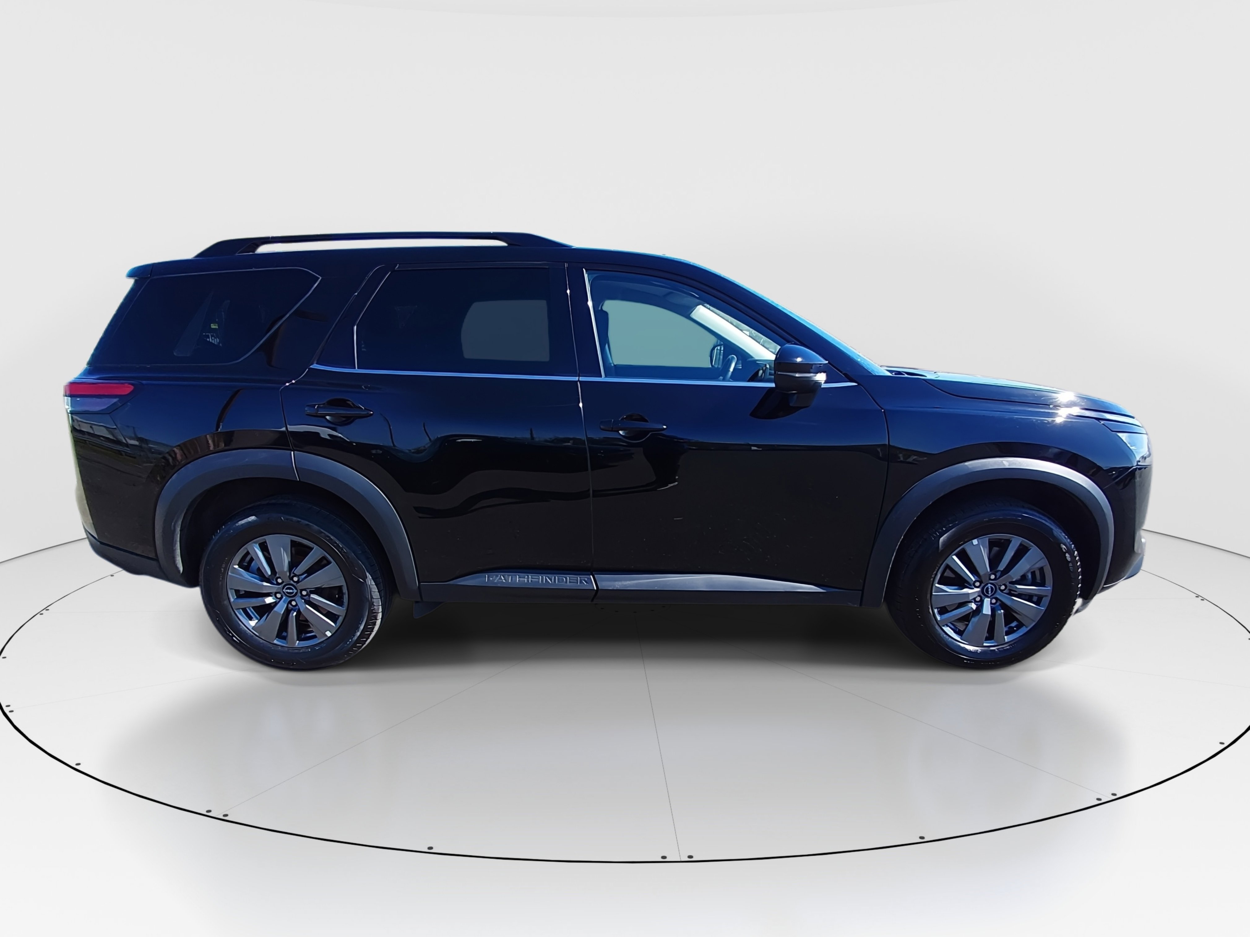 2025 Nissan Pathfinder SV - Photo 8