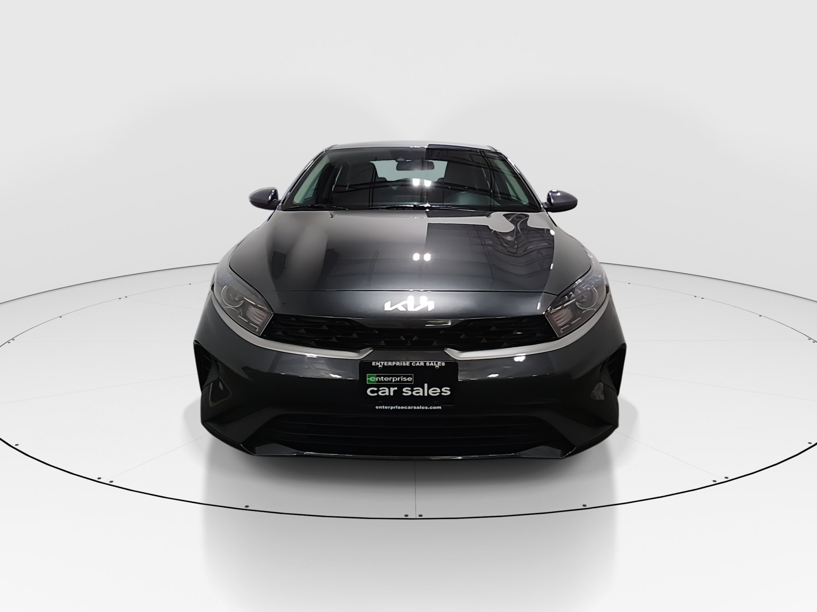 2024 Kia Forte LXS - Photo 2