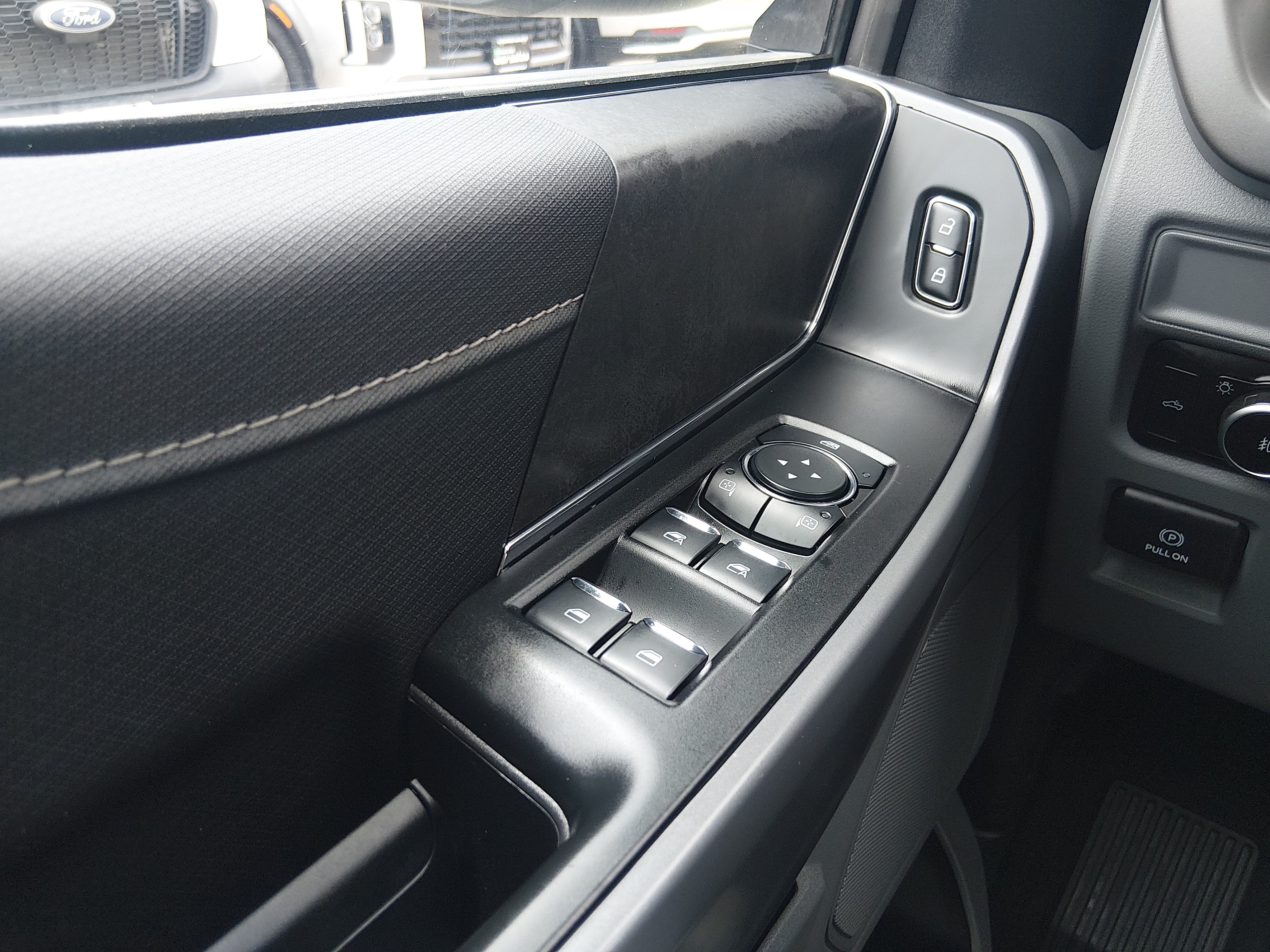 2025 Ford F-150 XLT - Photo 19