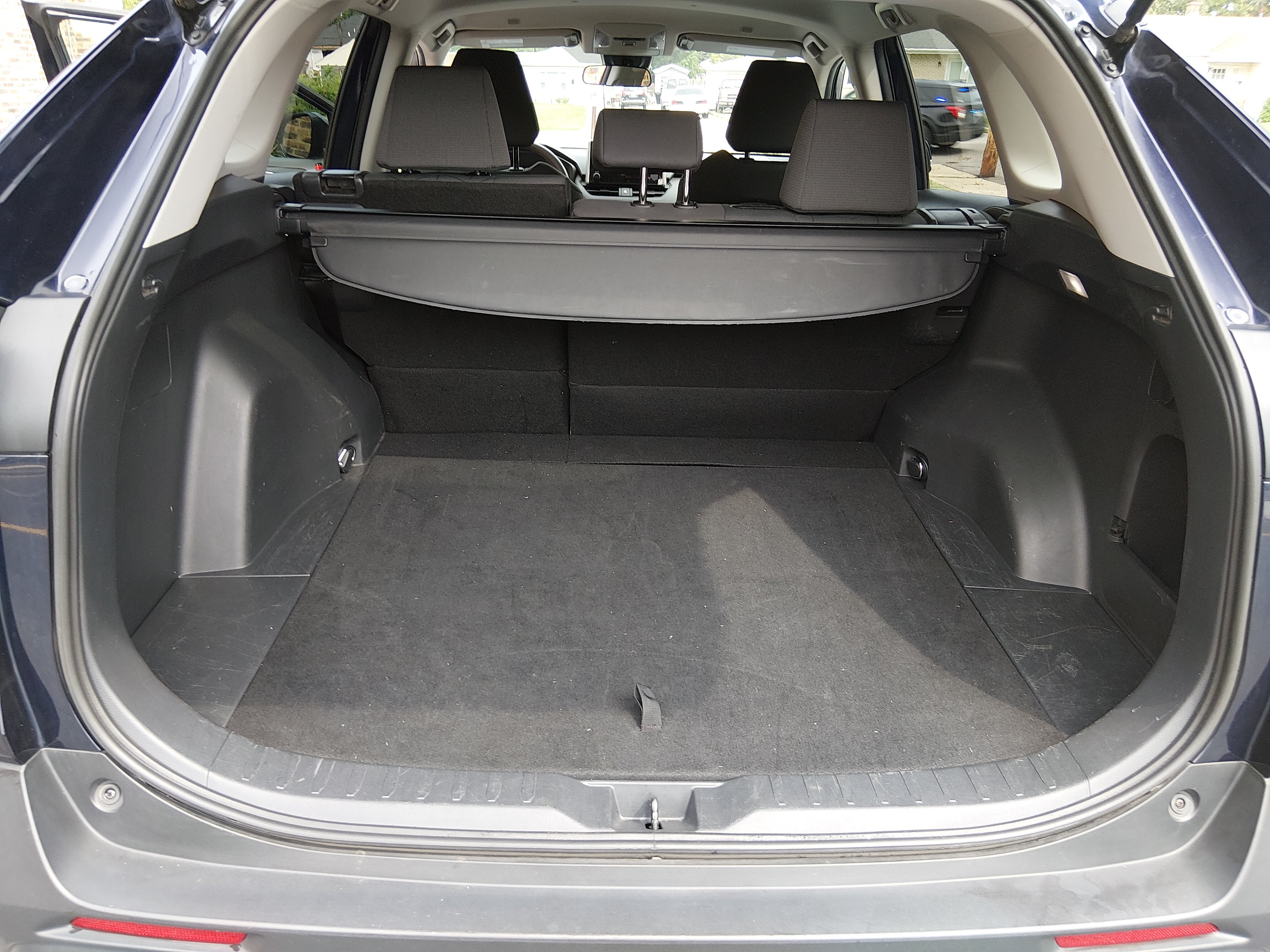 2024 Toyota RAV4 XLE - Photo 11