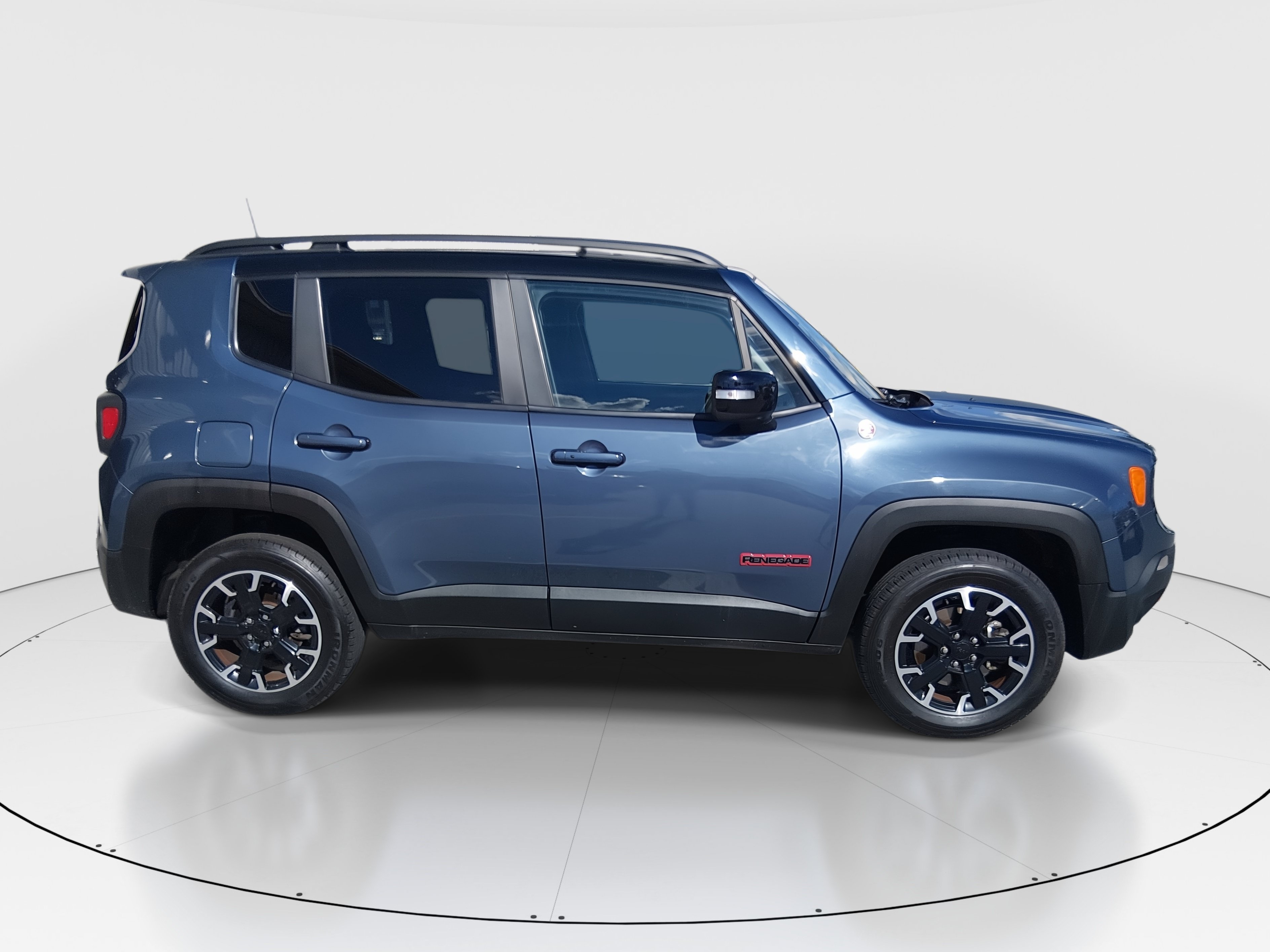 2023 Jeep Renegade Trailhawk - Photo 8