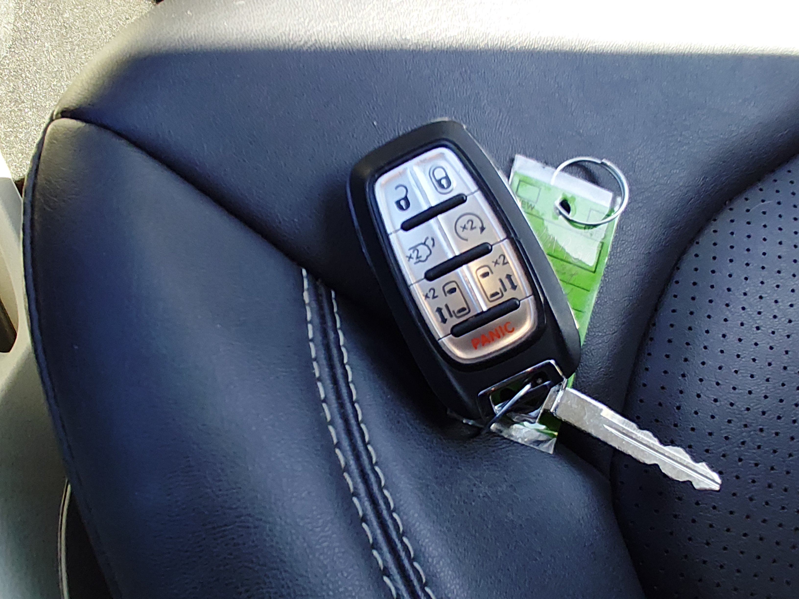 2024 Chrysler Pacifica PHEV Select - Photo 15