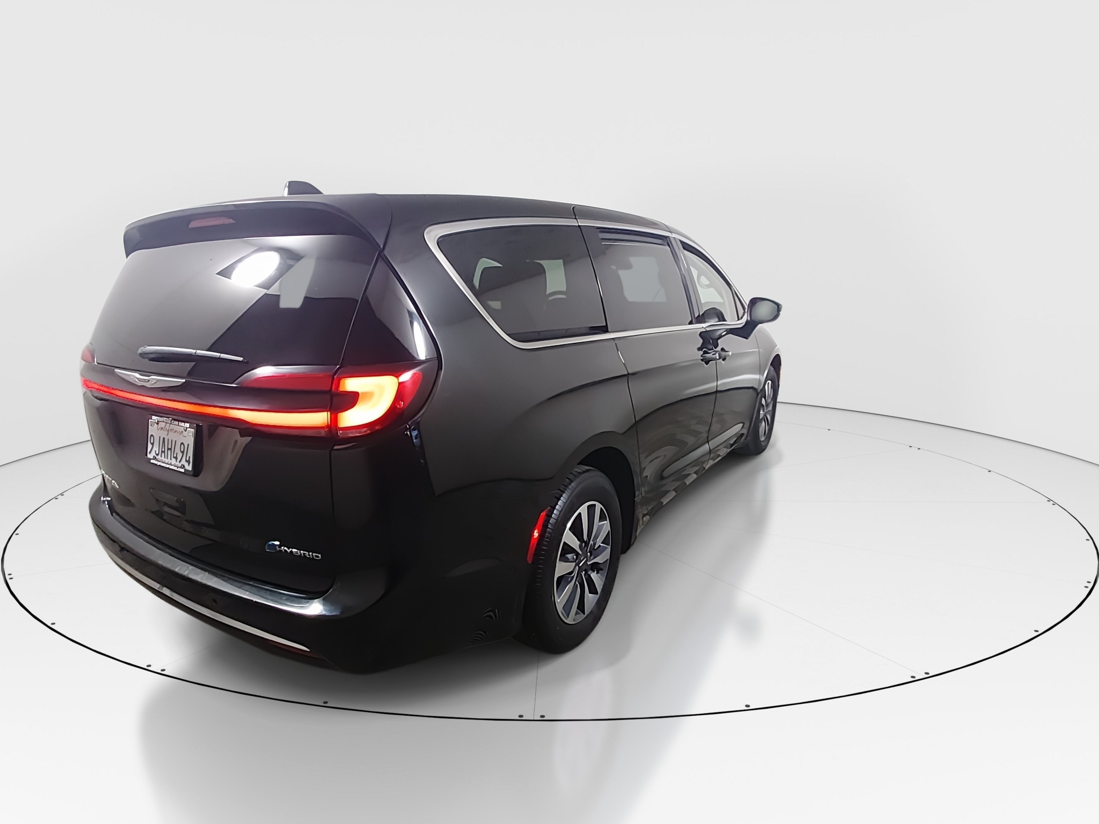 2023 Chrysler Pacifica Hybrid Touring L - Photo 7