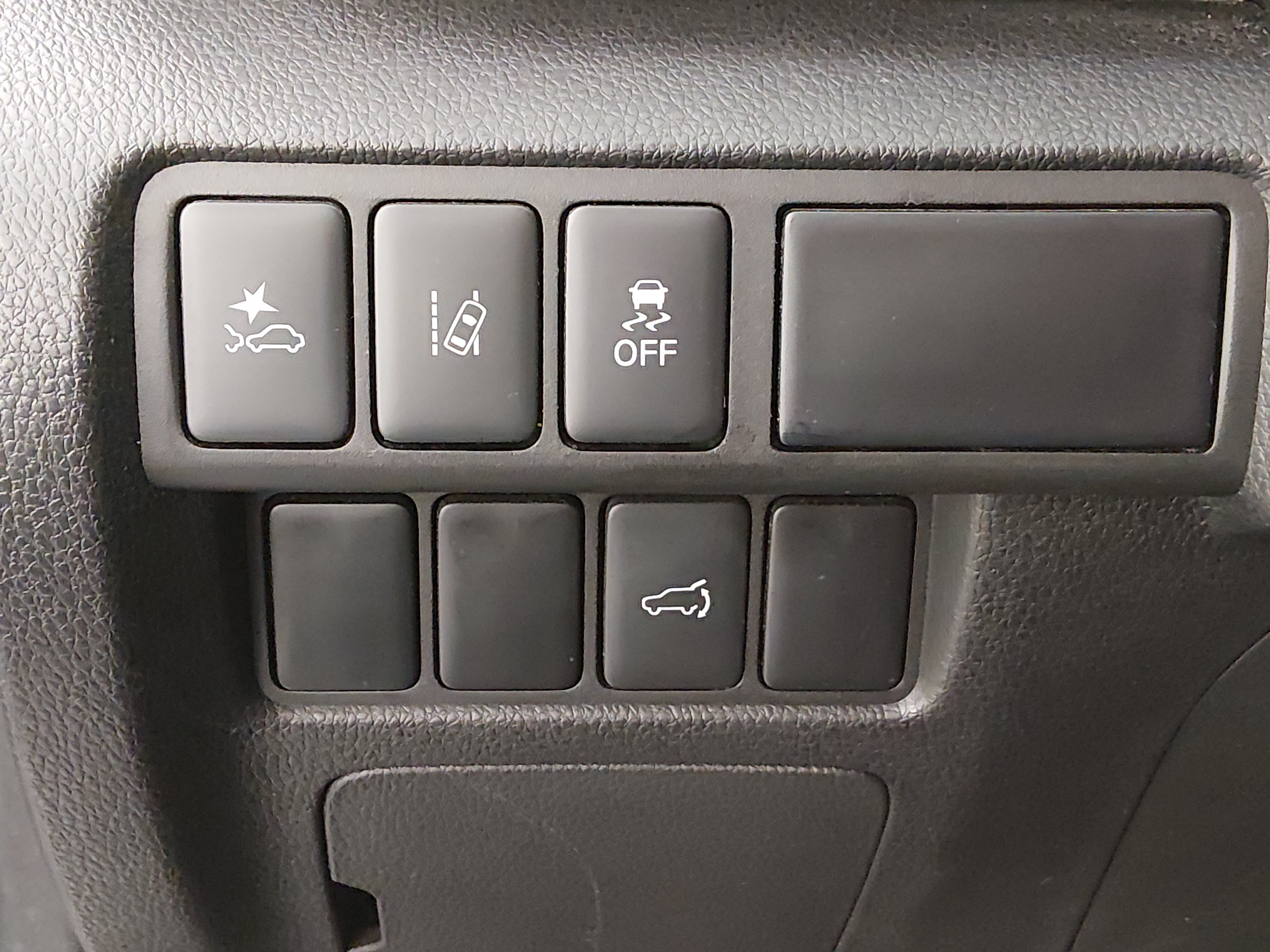 2024 Mitsubishi Eclipse Cross SE - Photo 13