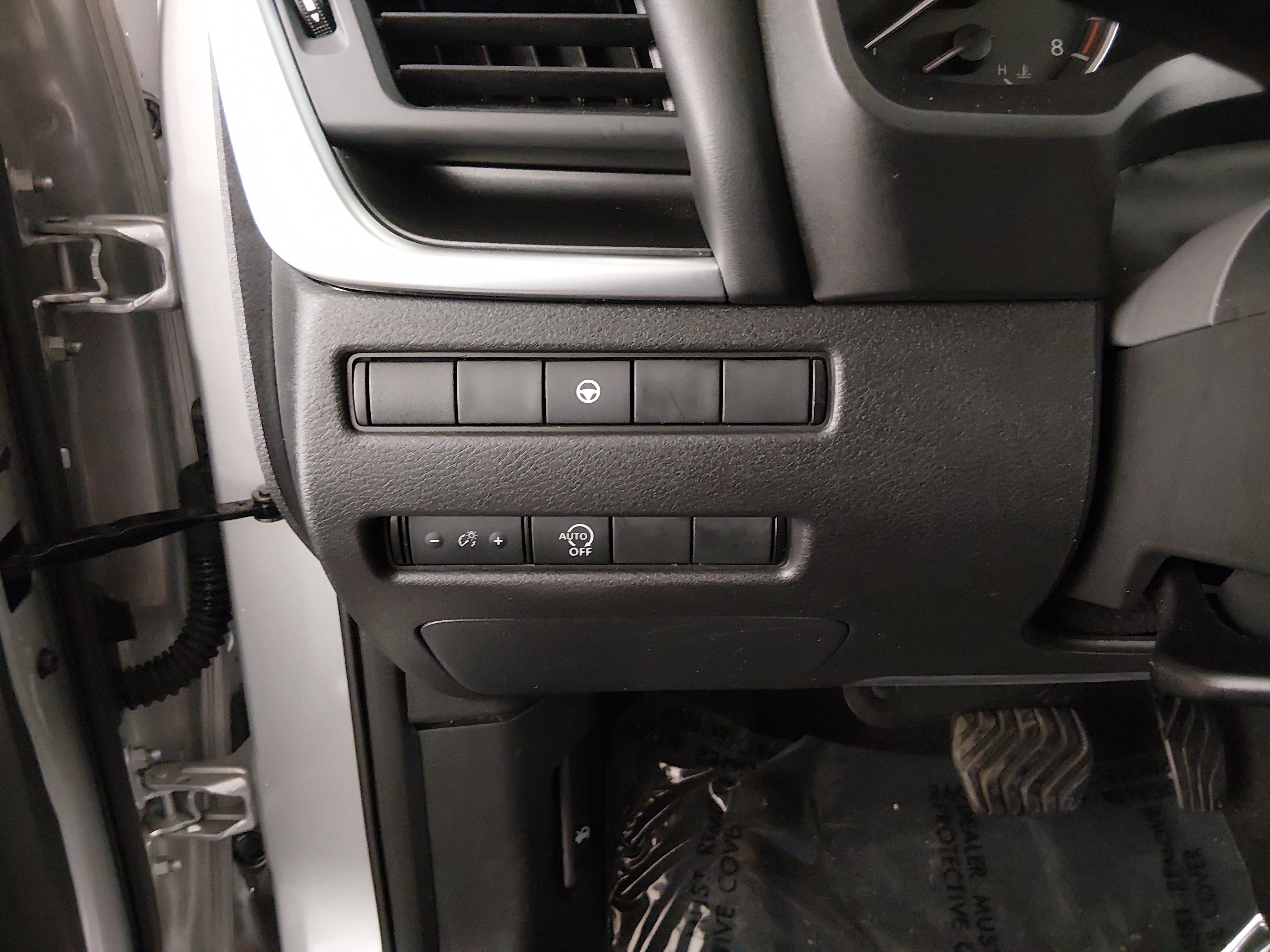2023 Nissan Rogue SV - Photo 13