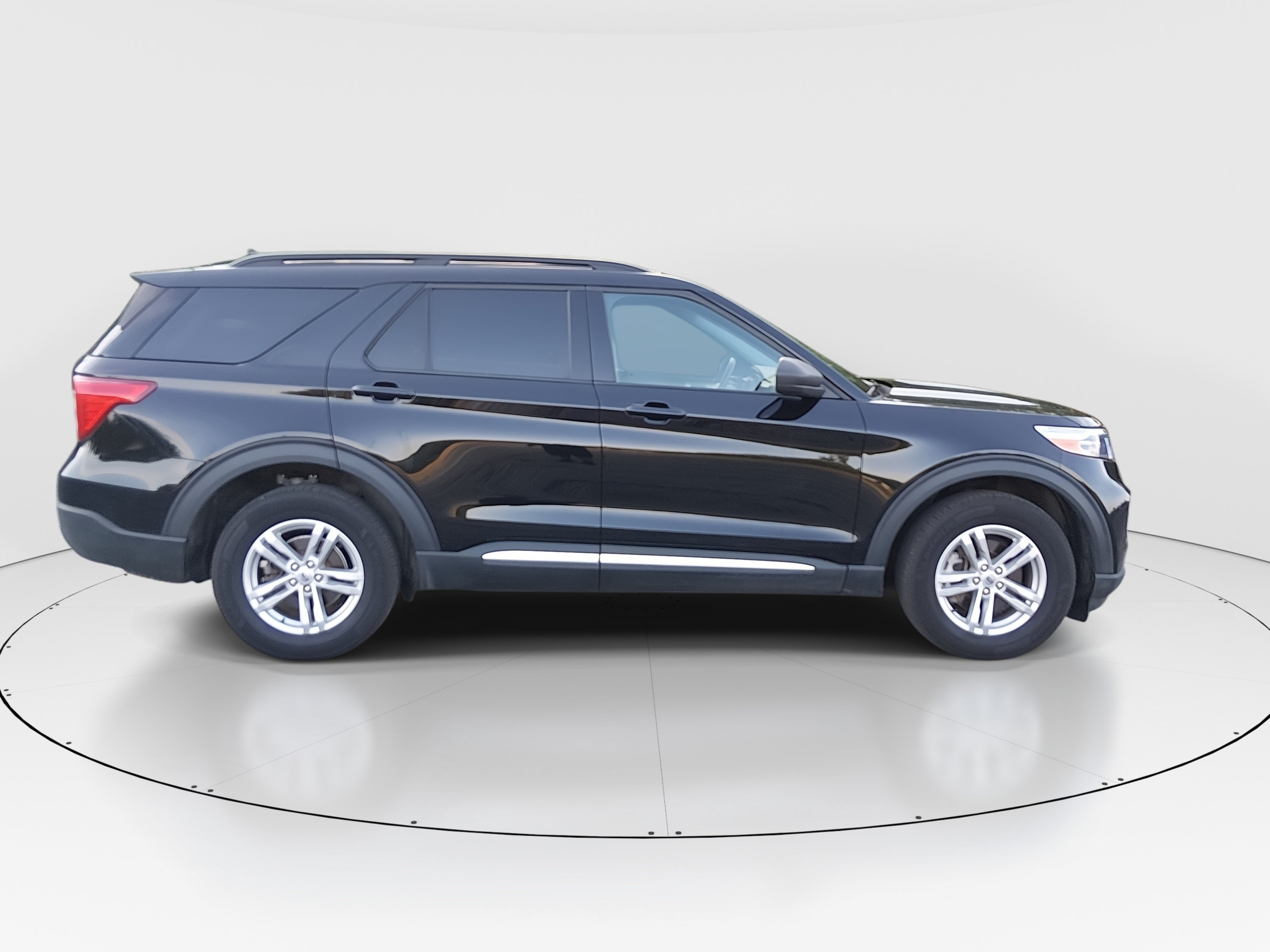 2023 Ford Explorer XLT - Photo 8