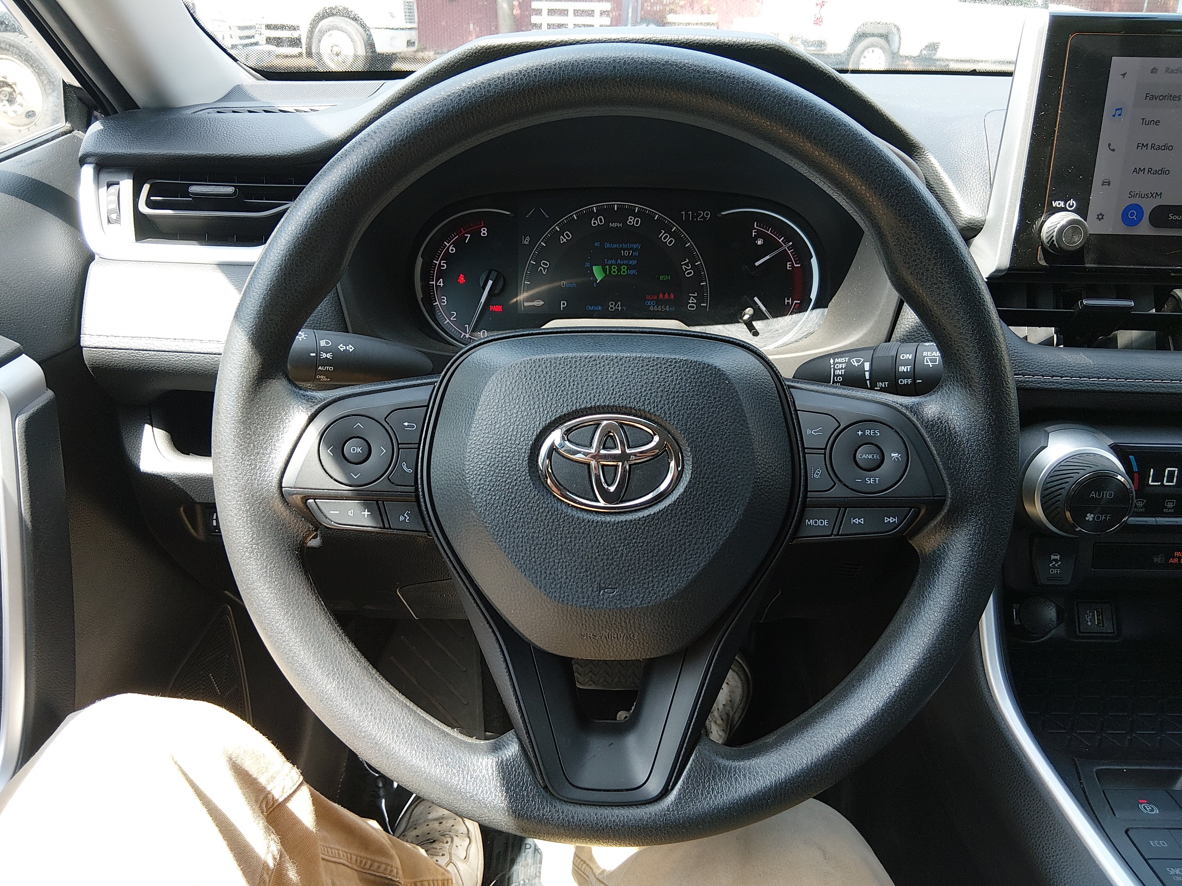 2024 Toyota RAV4 XLE - Photo 12