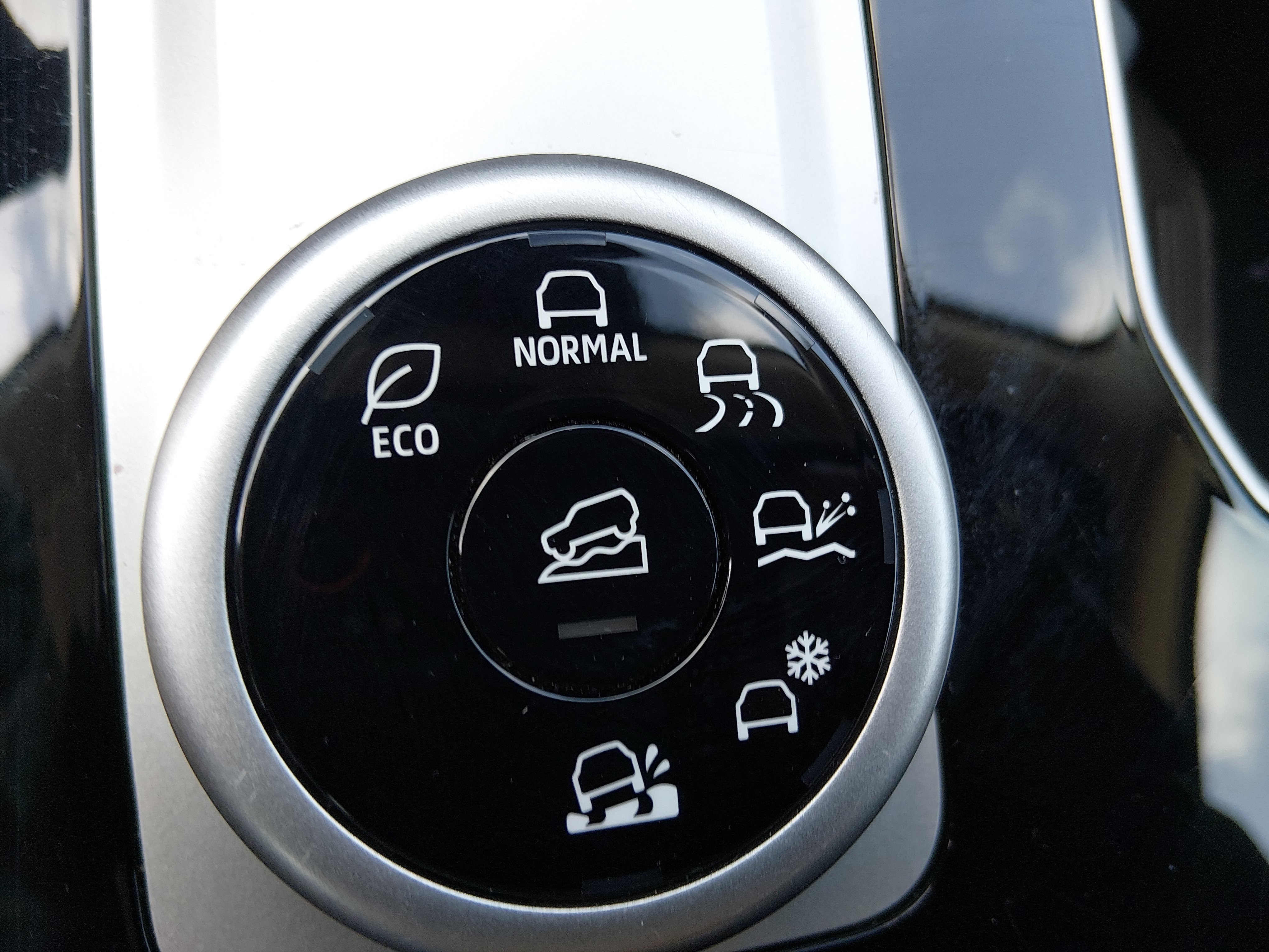 2025 Mitsubishi Outlander SE - Photo 21
