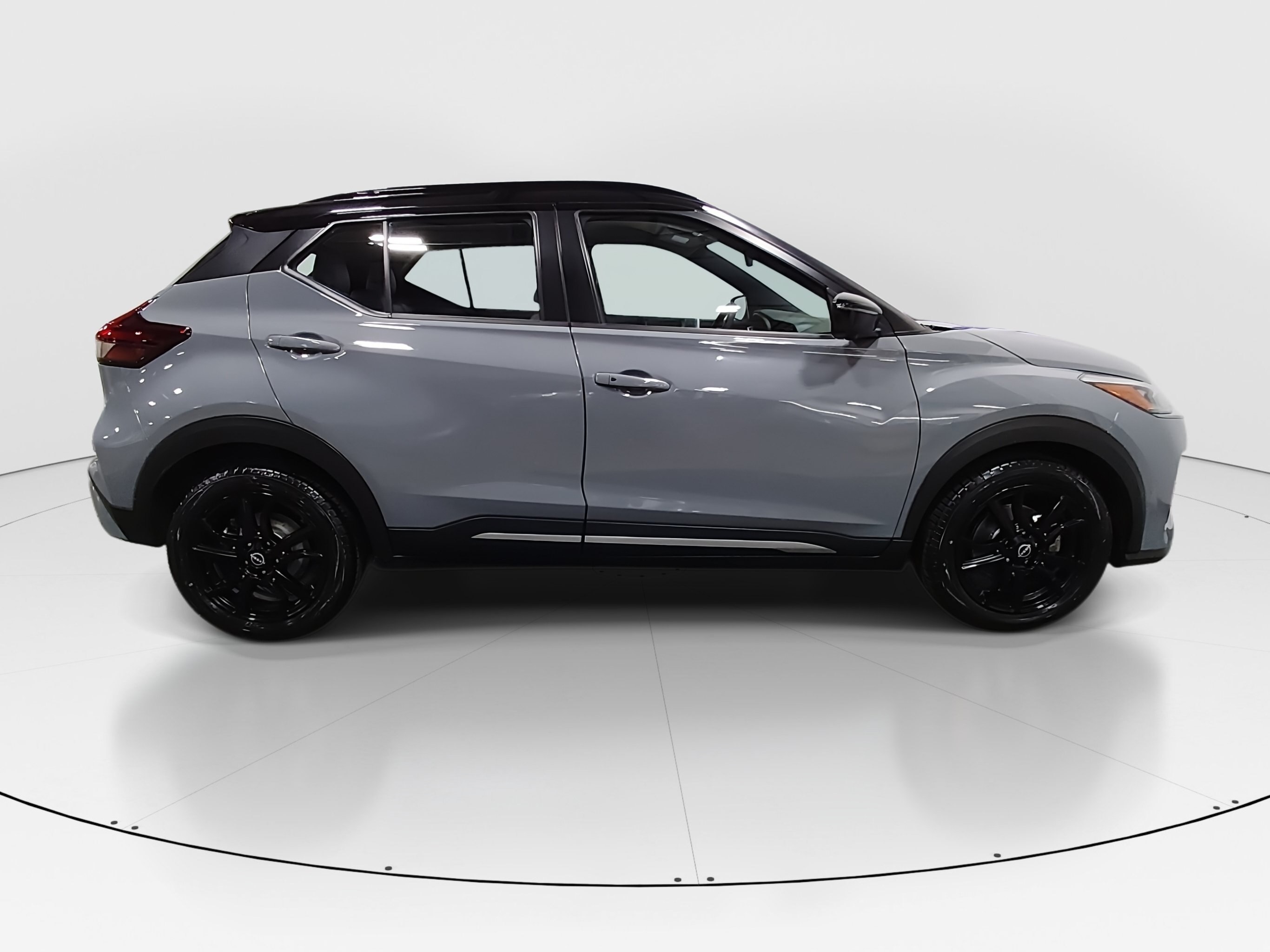 2023 Nissan Kicks SR - Photo 8