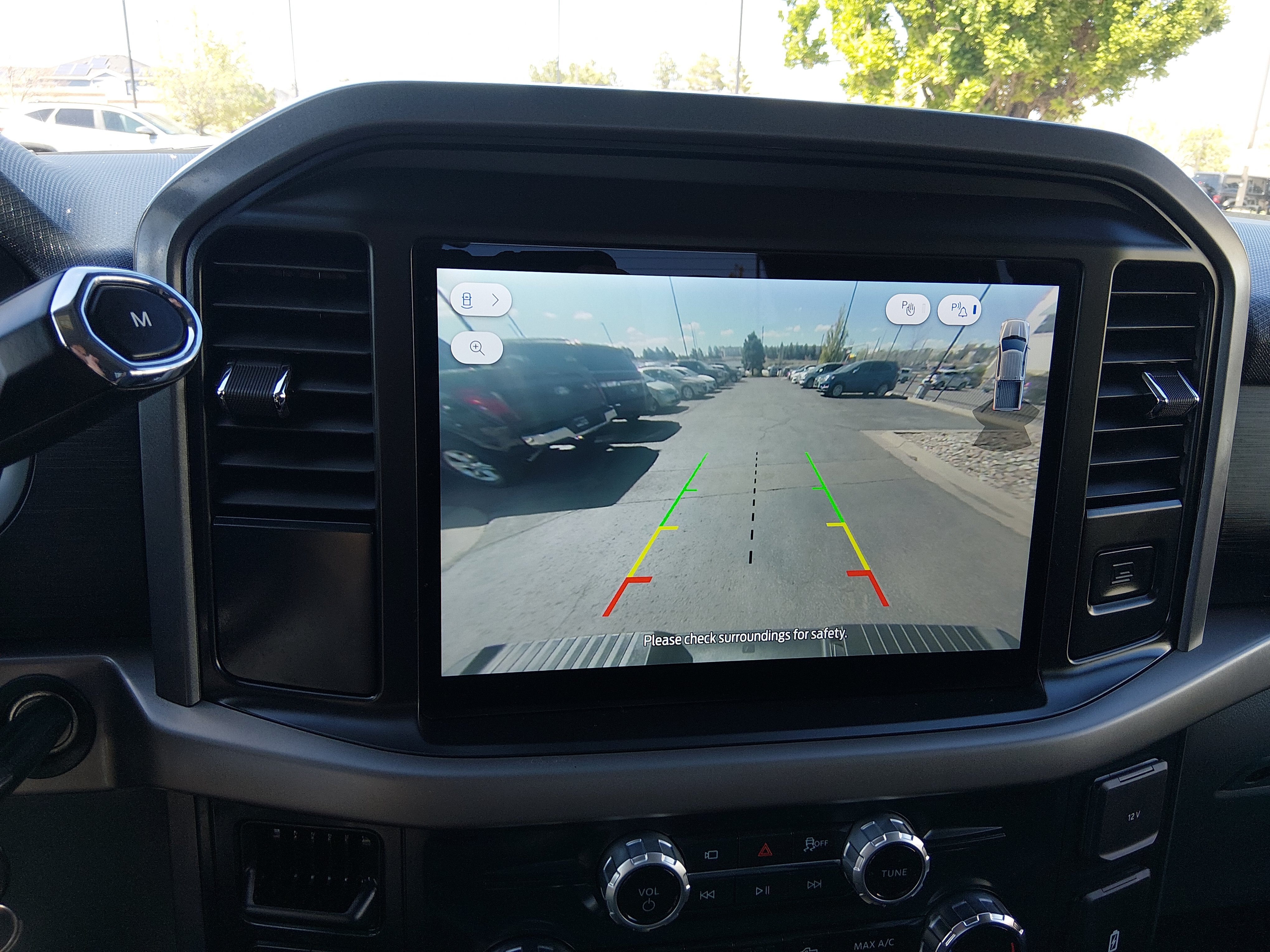 2025 Ford F-150 XLT - Photo 17