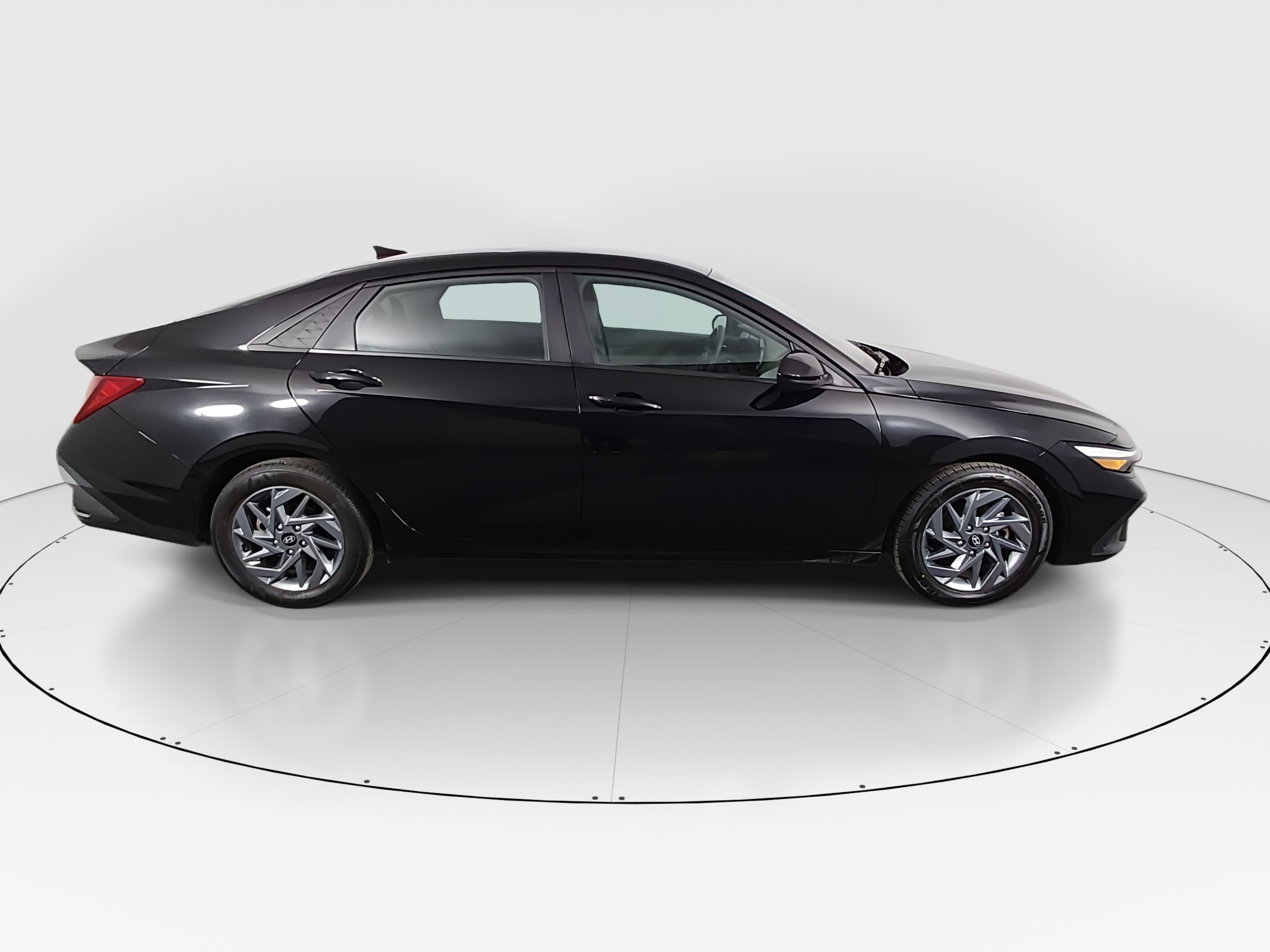 2024 Hyundai Elantra SEL - Photo 8
