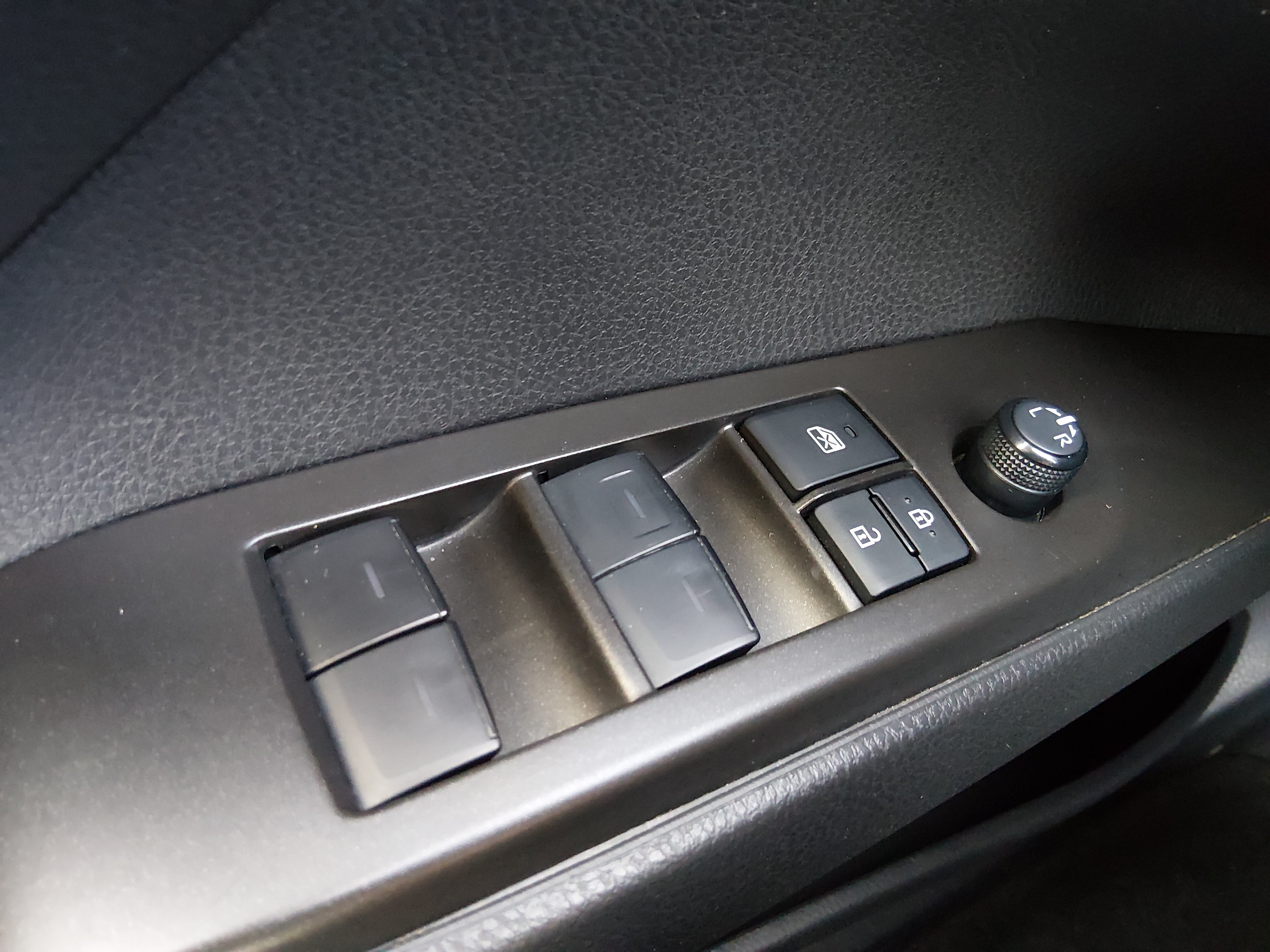 2024 Toyota Camry SE - Photo 17