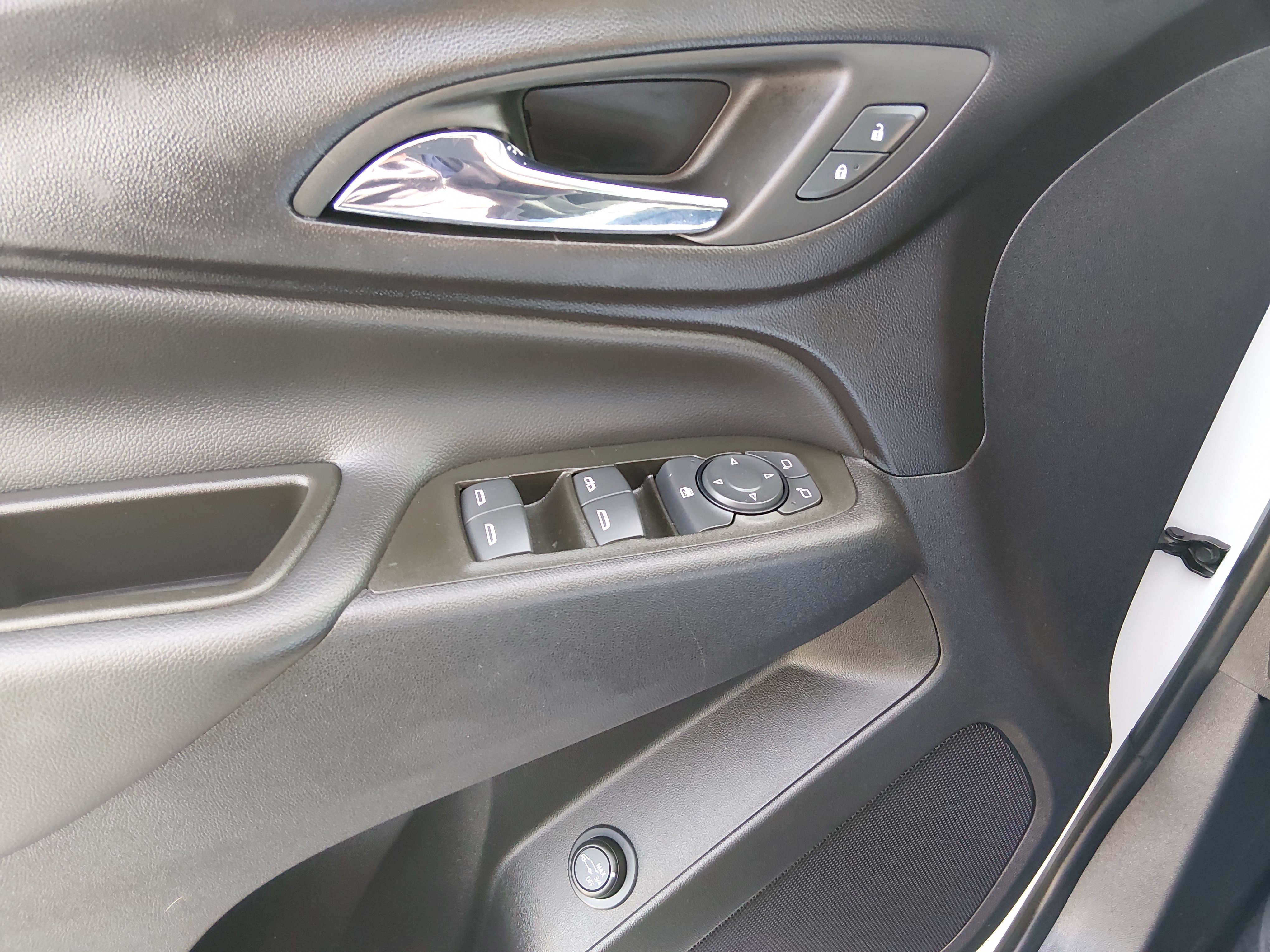 2023 Chevrolet Equinox LT - Photo 18