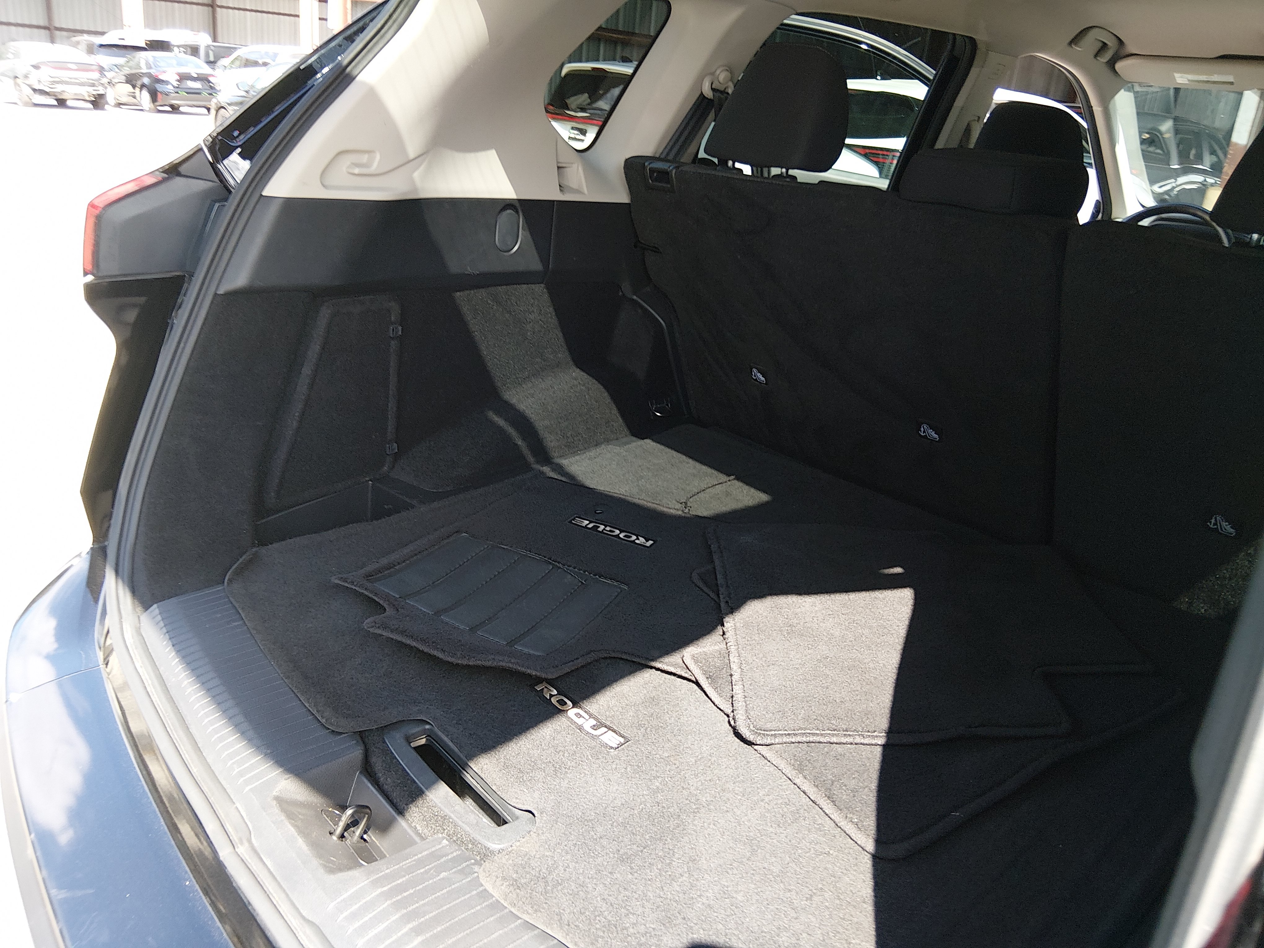 2025 Nissan Rogue FWD SV, photo 11