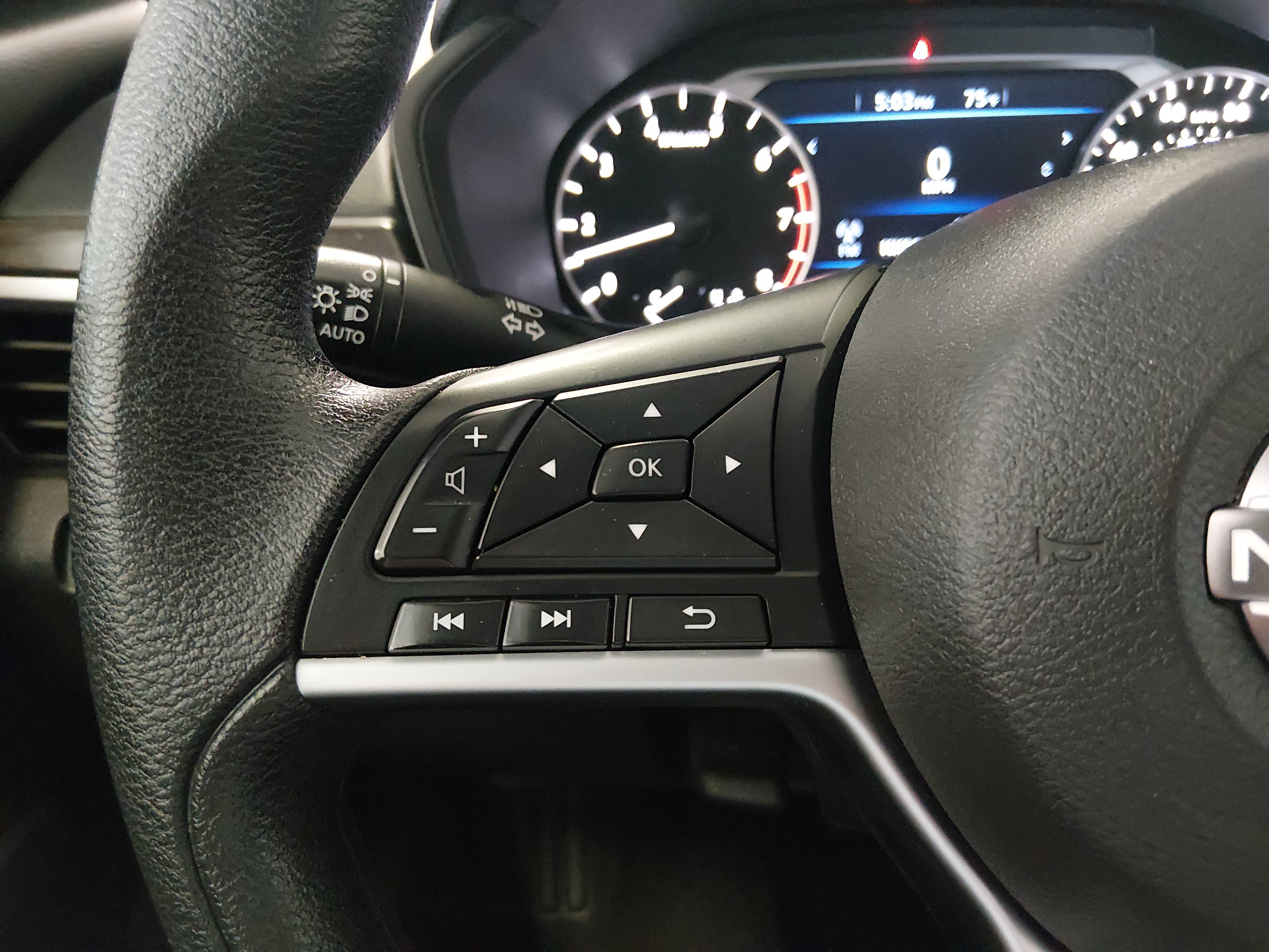 2024 Nissan Altima SV - Photo 9
